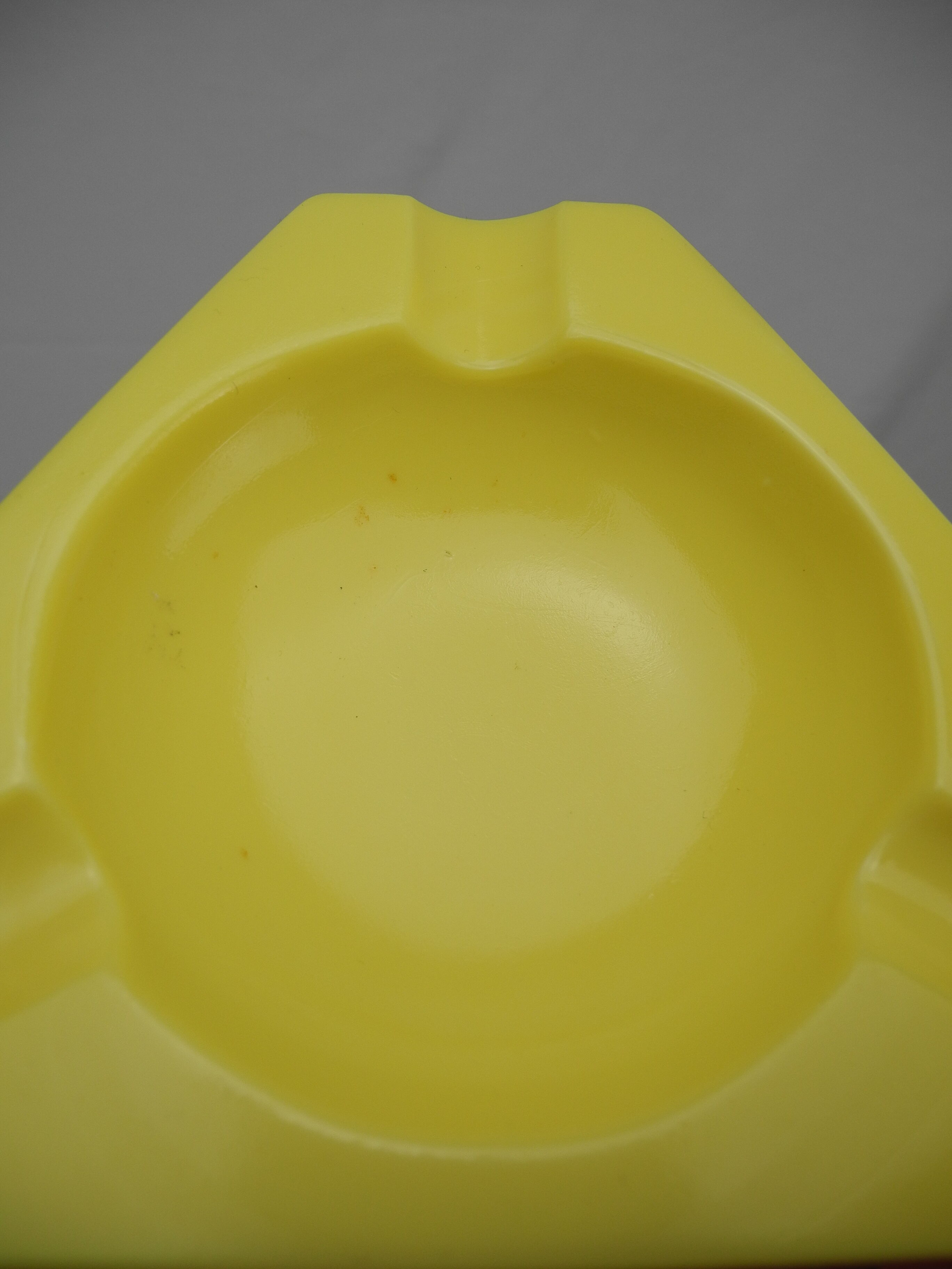Old ashtray ricard