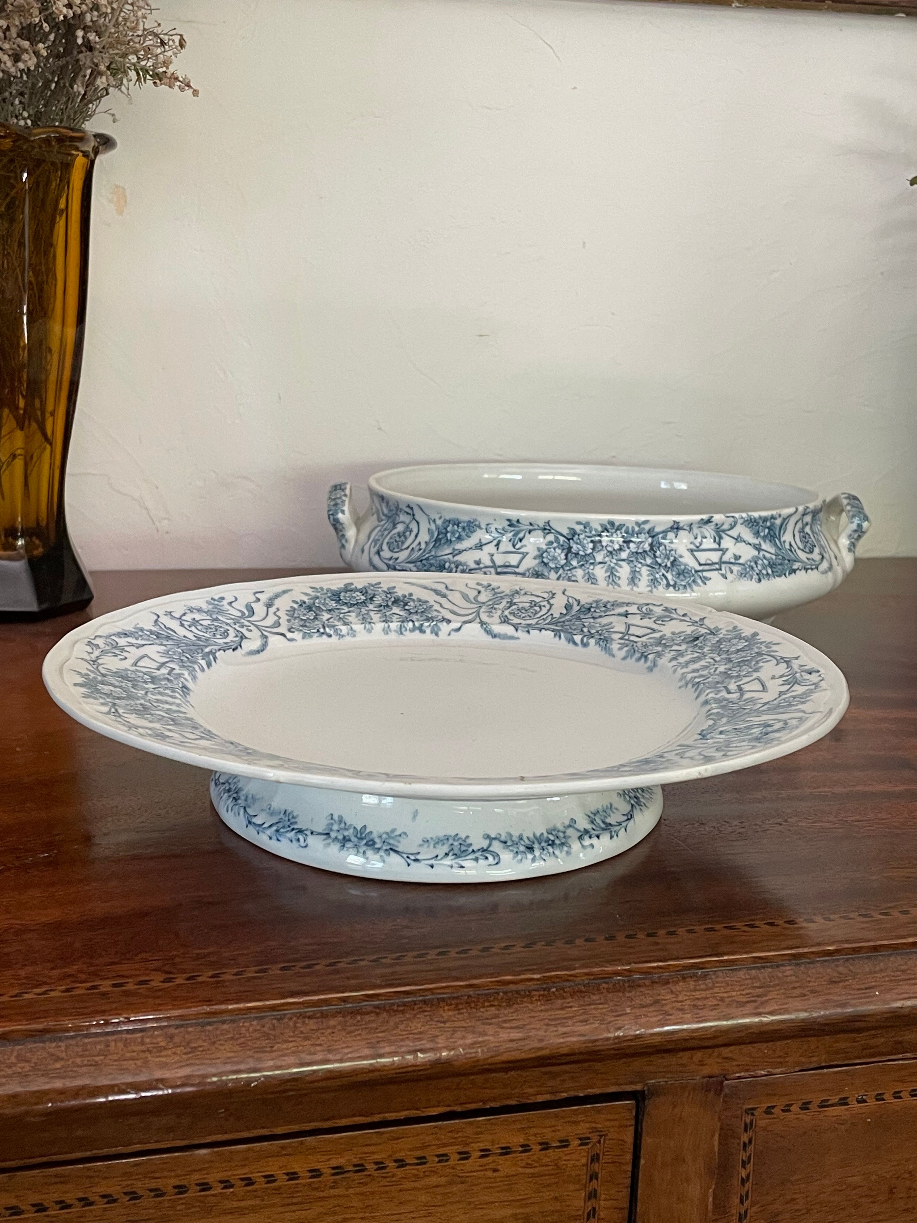 Lot de deux plats terre de fer St Amand et Hamage