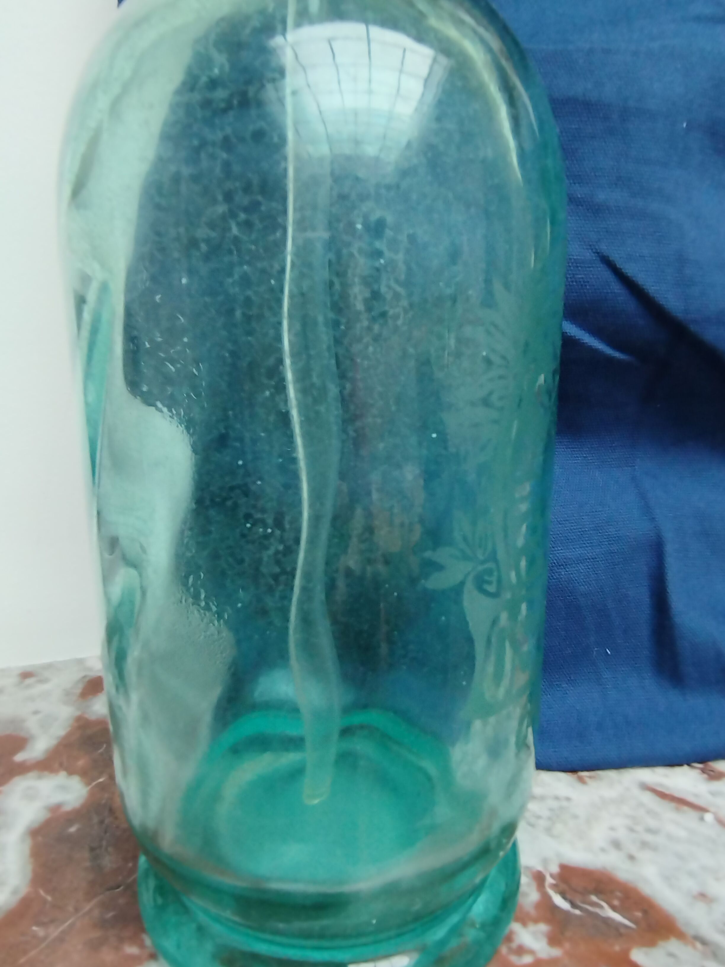 Oscar Basset sparkling water siphon