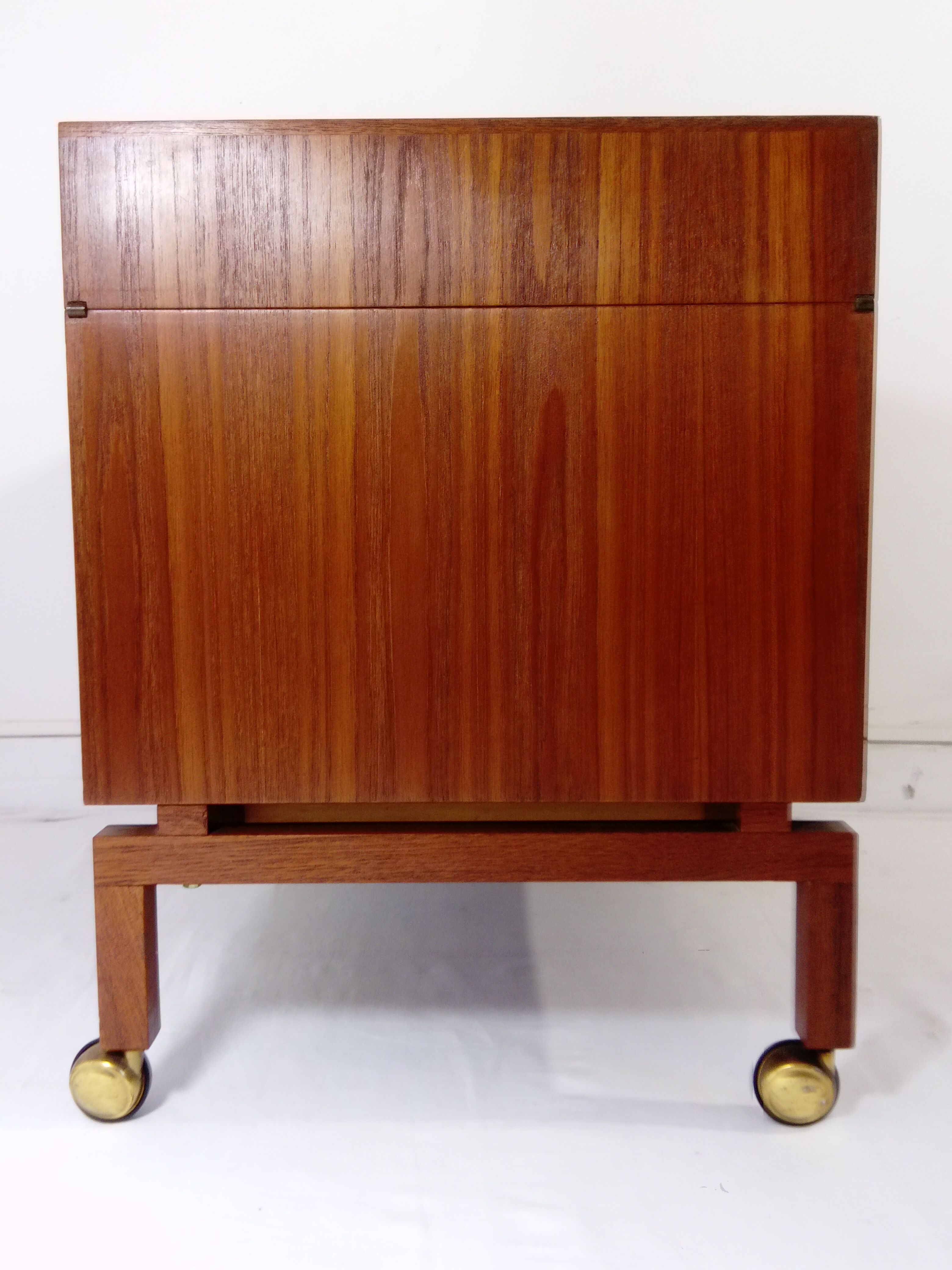Bar on wheels teak and Rosewood - Denmark 1964