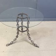 Table basse ou table d'appoint en chaîne de style brutaliste, années 1970