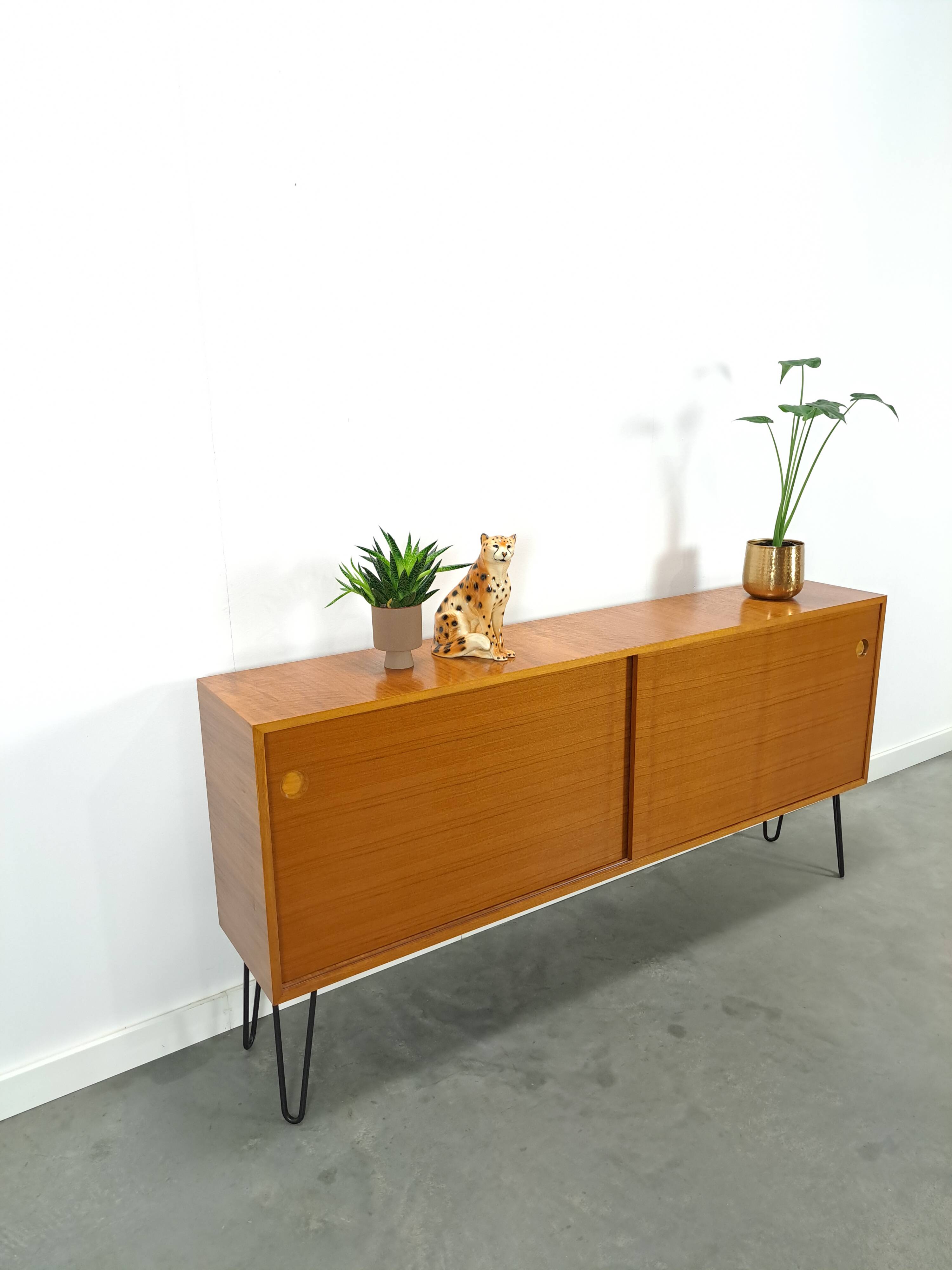 Dressoir vintage en teck en épingle à cheveux