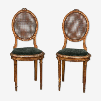 Paire de chaises de style Louis XVI