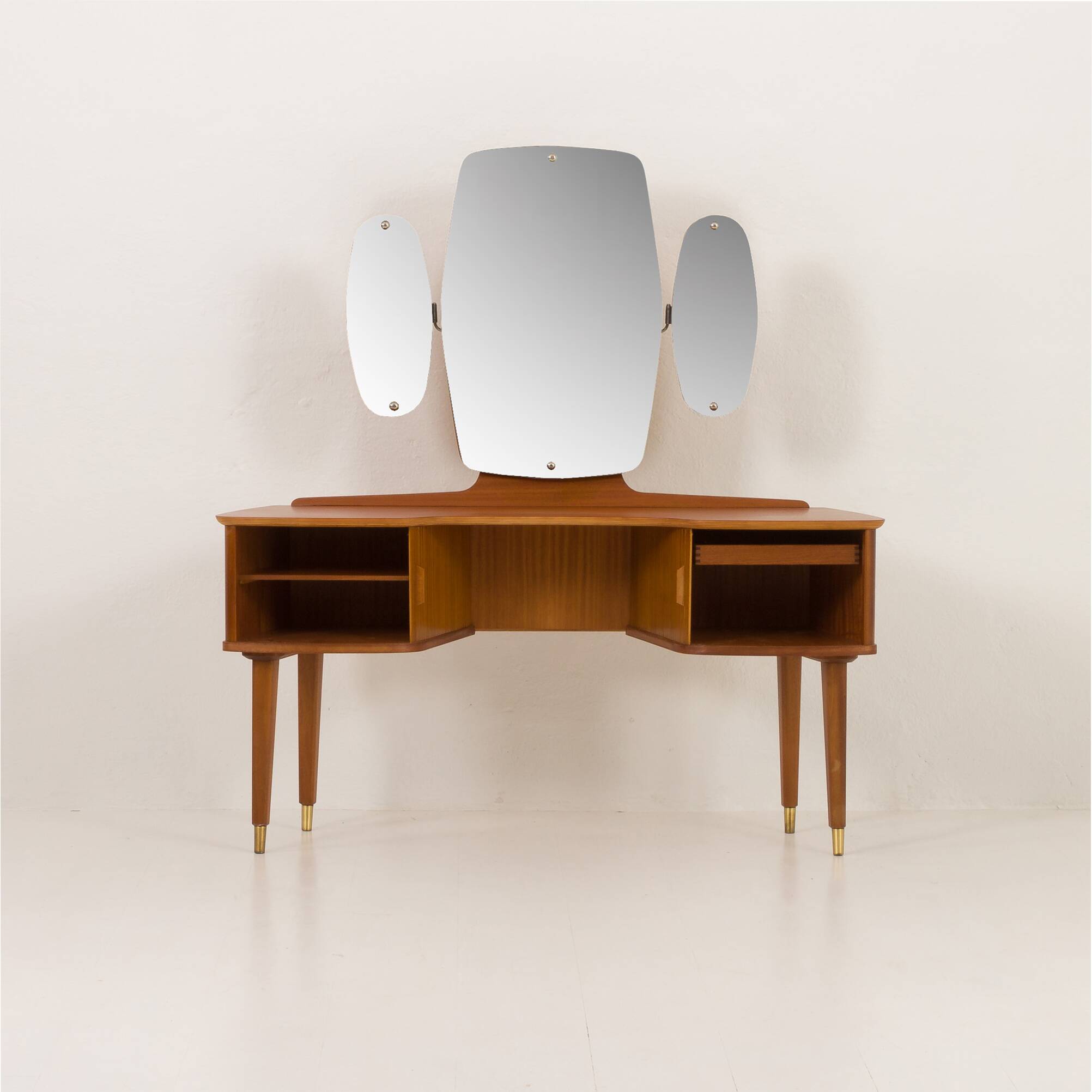 Scandinavian dressing table by Viken Mobelfabrik, attributed to Fredrik Kayser, Norway, 1957