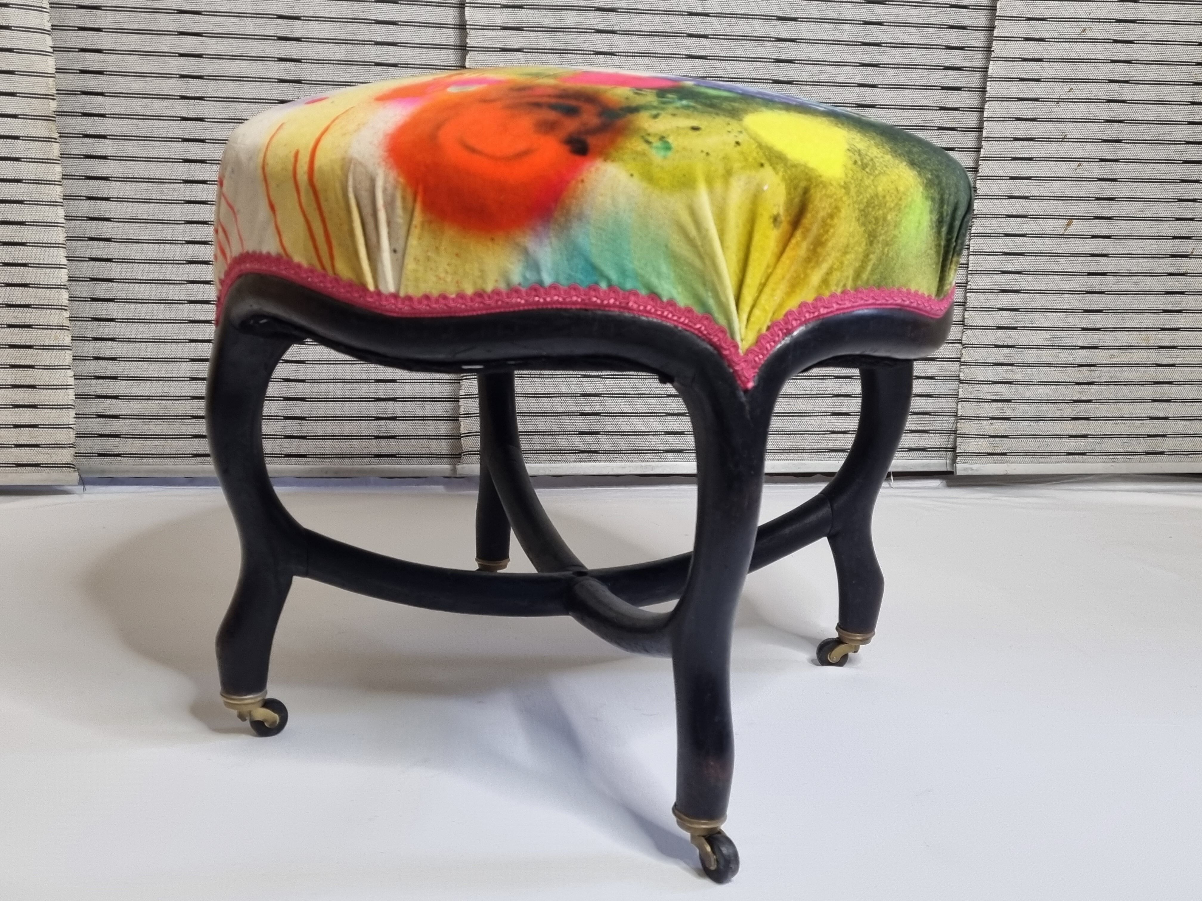 Pouf or rests empire period feet, 45 cm