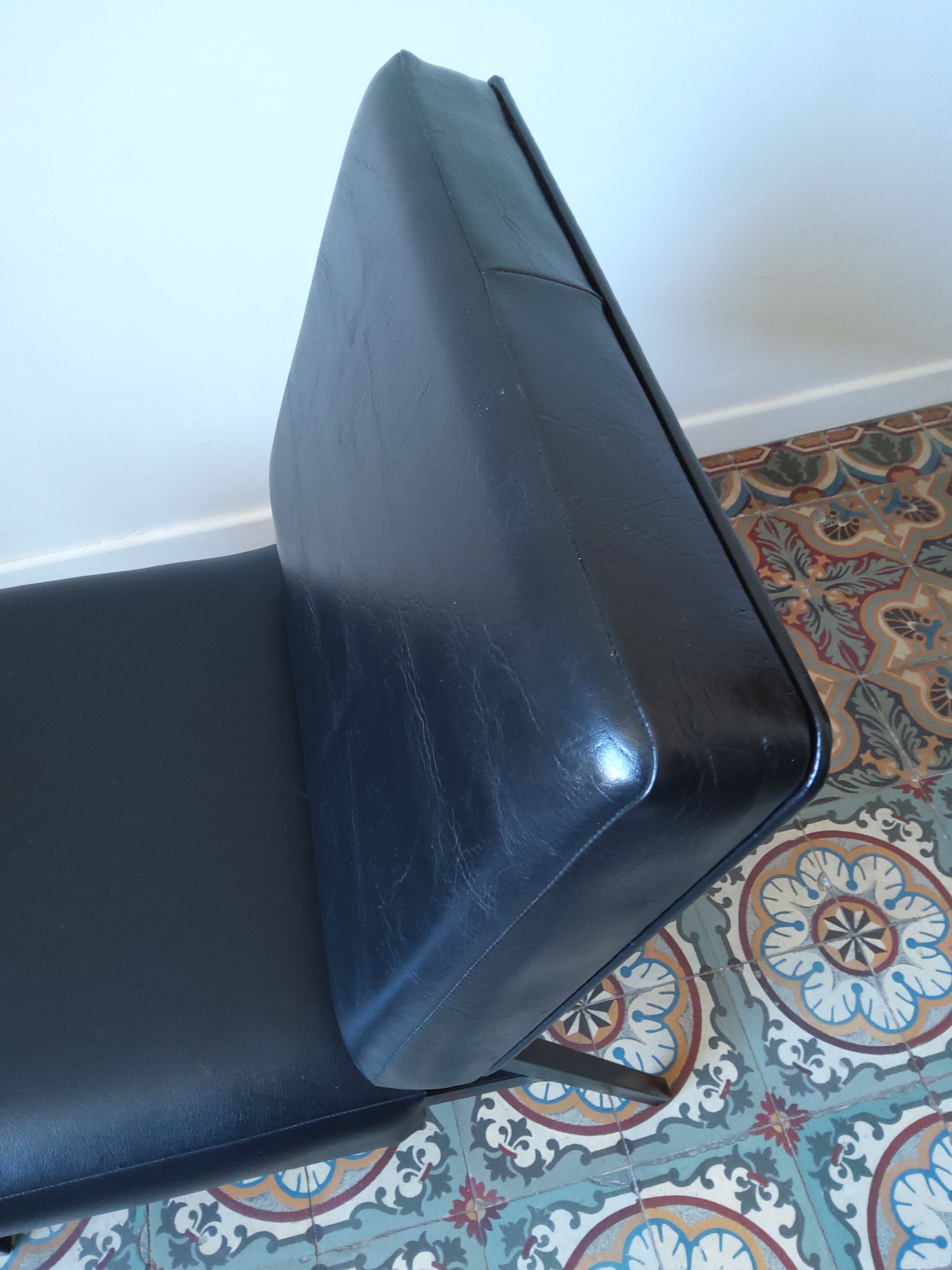 Pair of modernist drivers