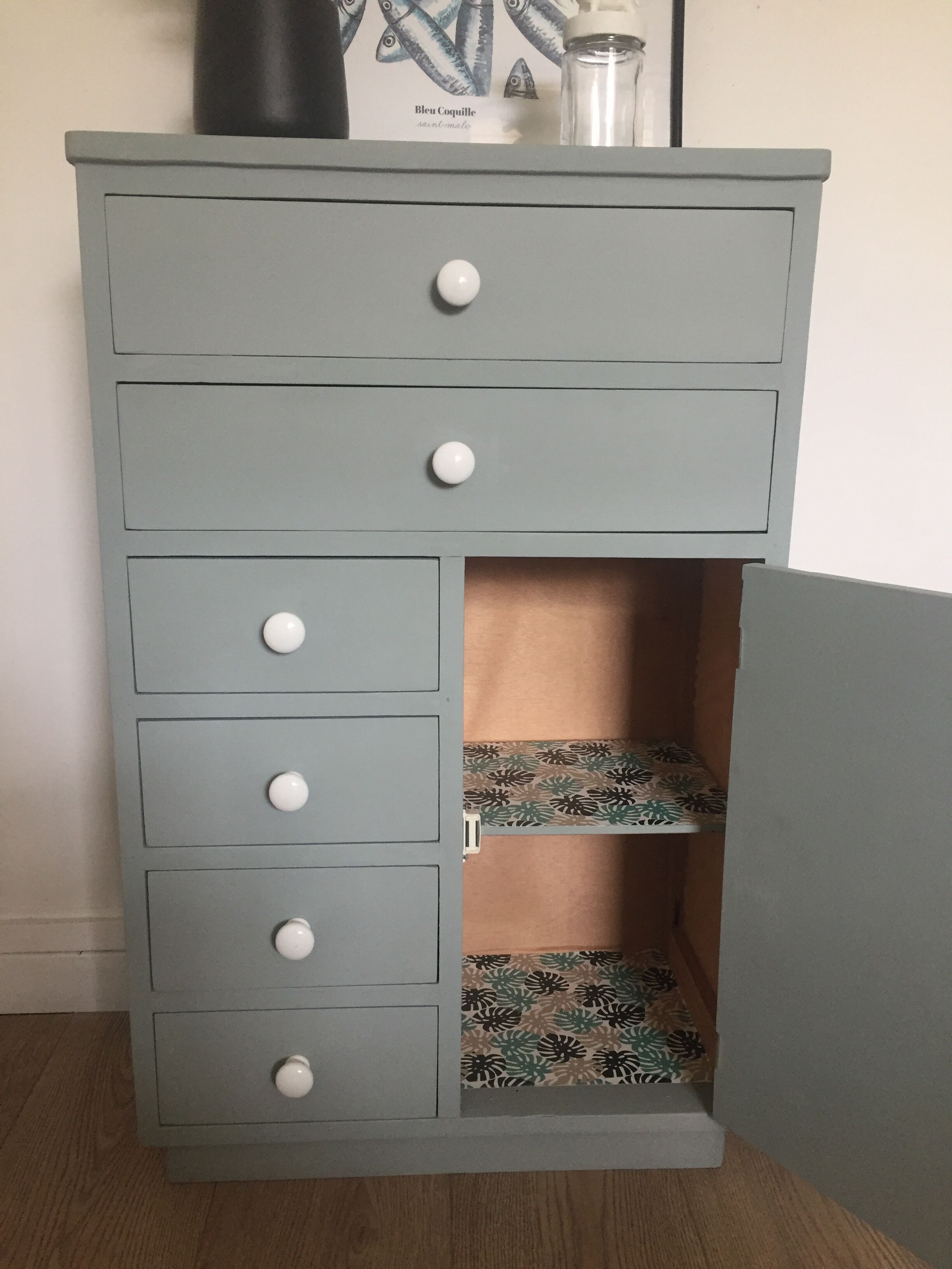 Small chest of drawers