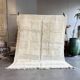 Tapis berbère marocain Beni ouarain M'rirt en laine blanche