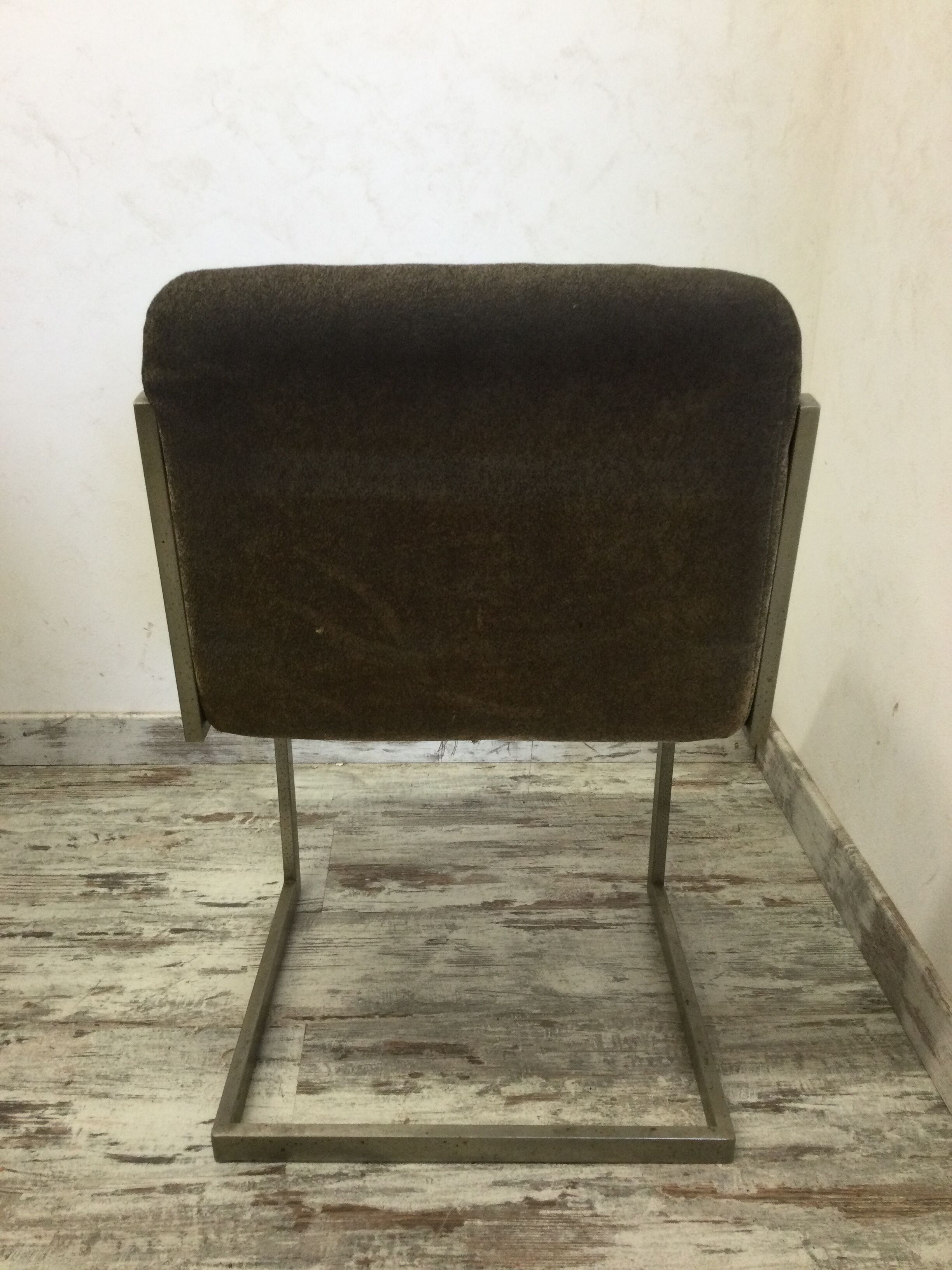 Design table year 70