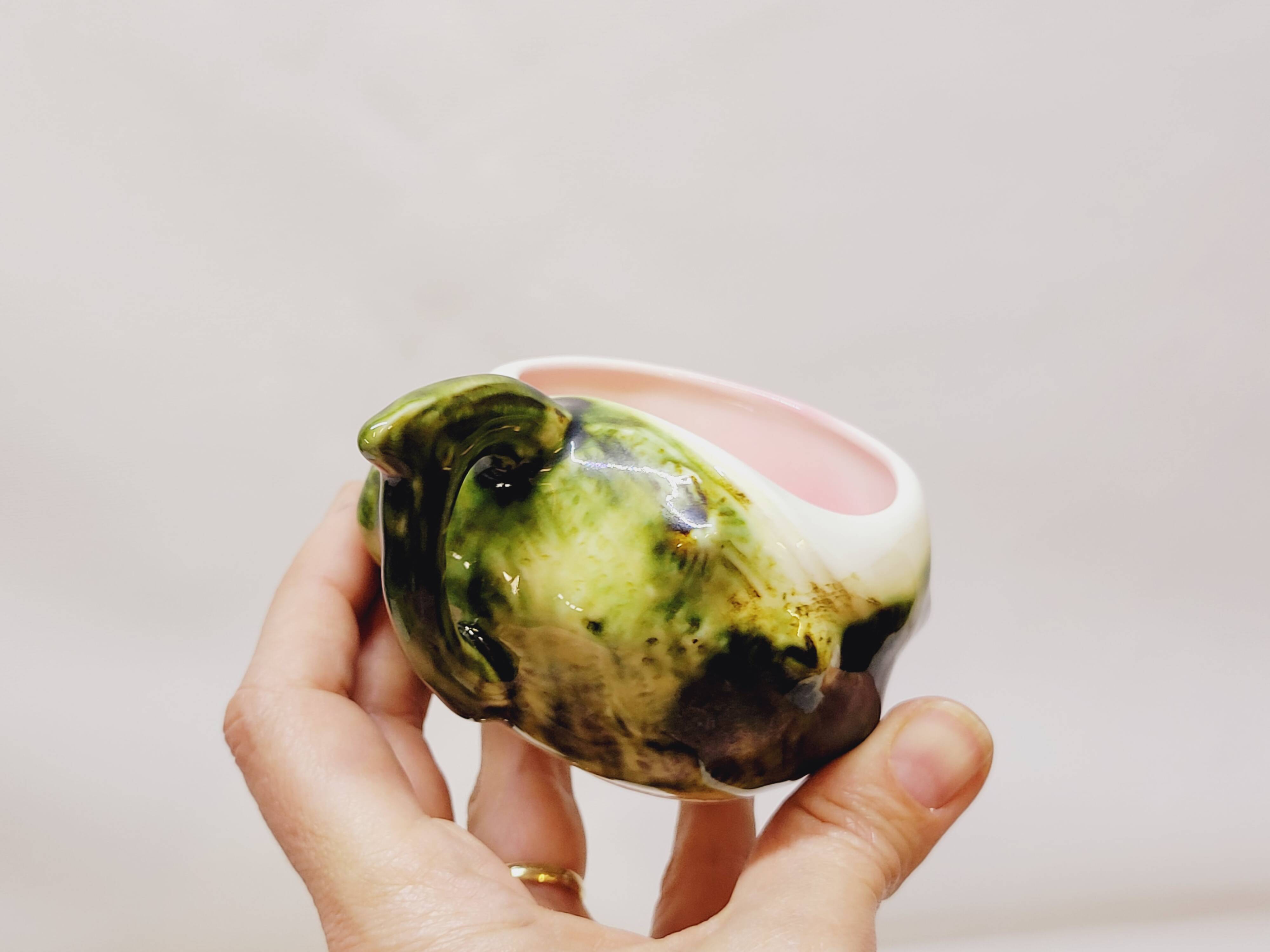 2 cups + 2 saucers in majolica slip ceramic zoomorphic snail shape