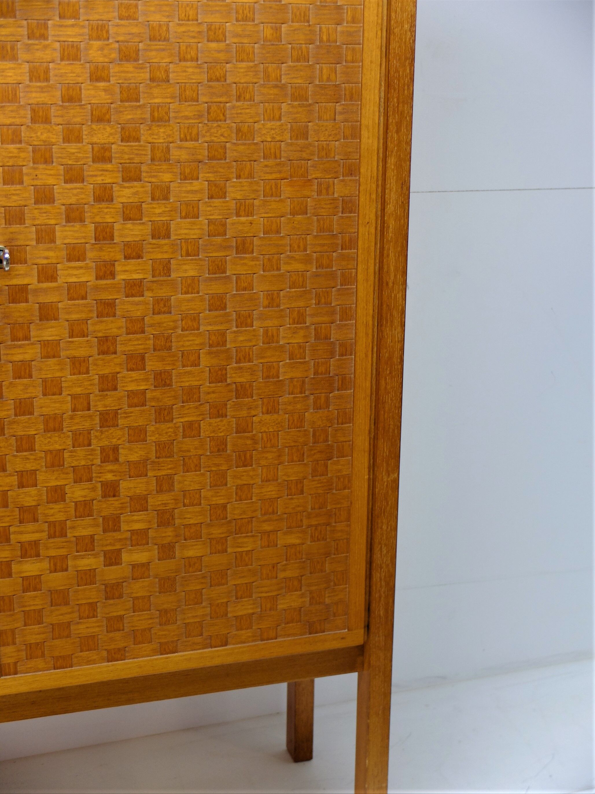 Silversmith in two-door teak 1960, léo bub