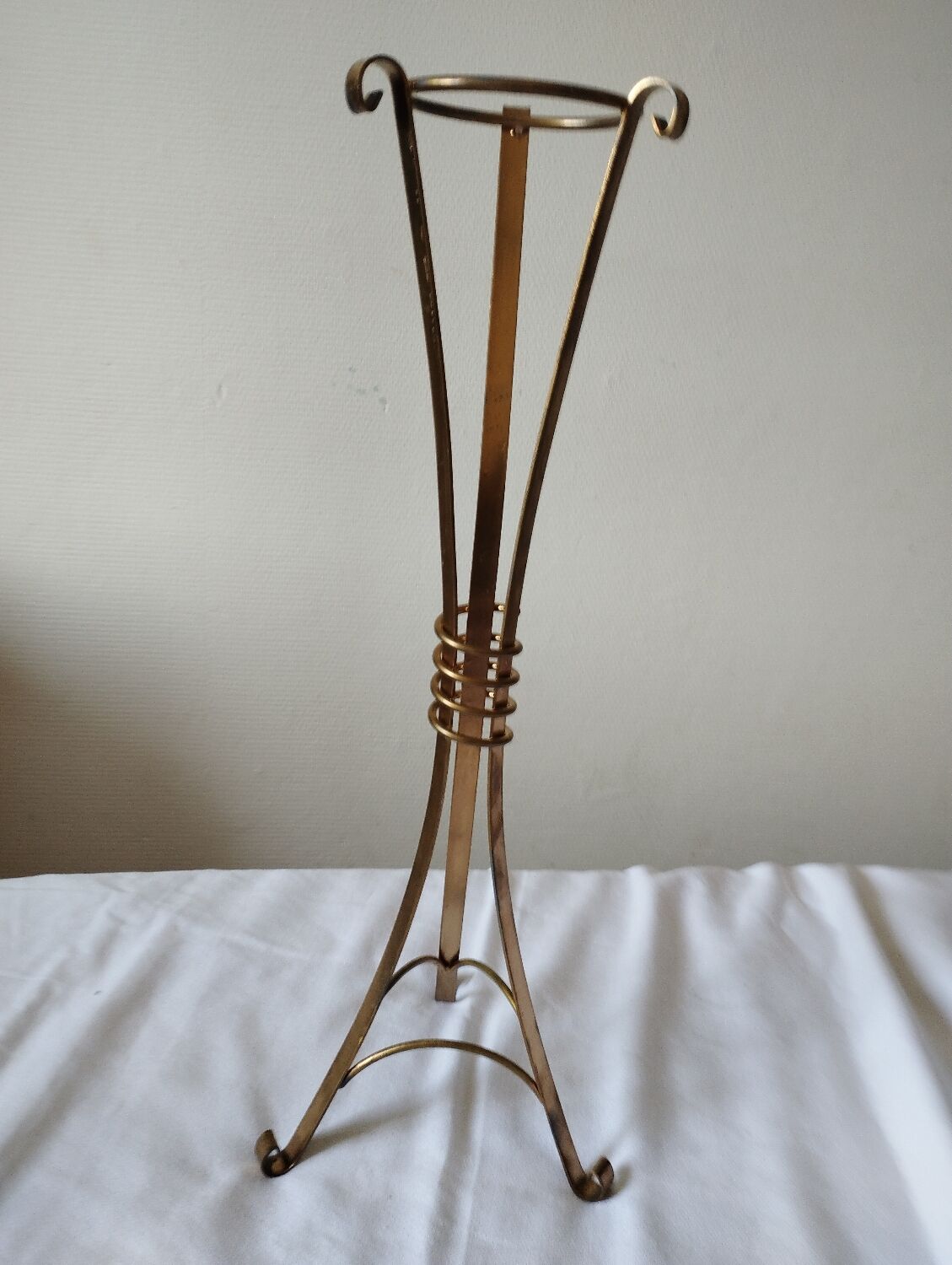 Vase or candle holder column