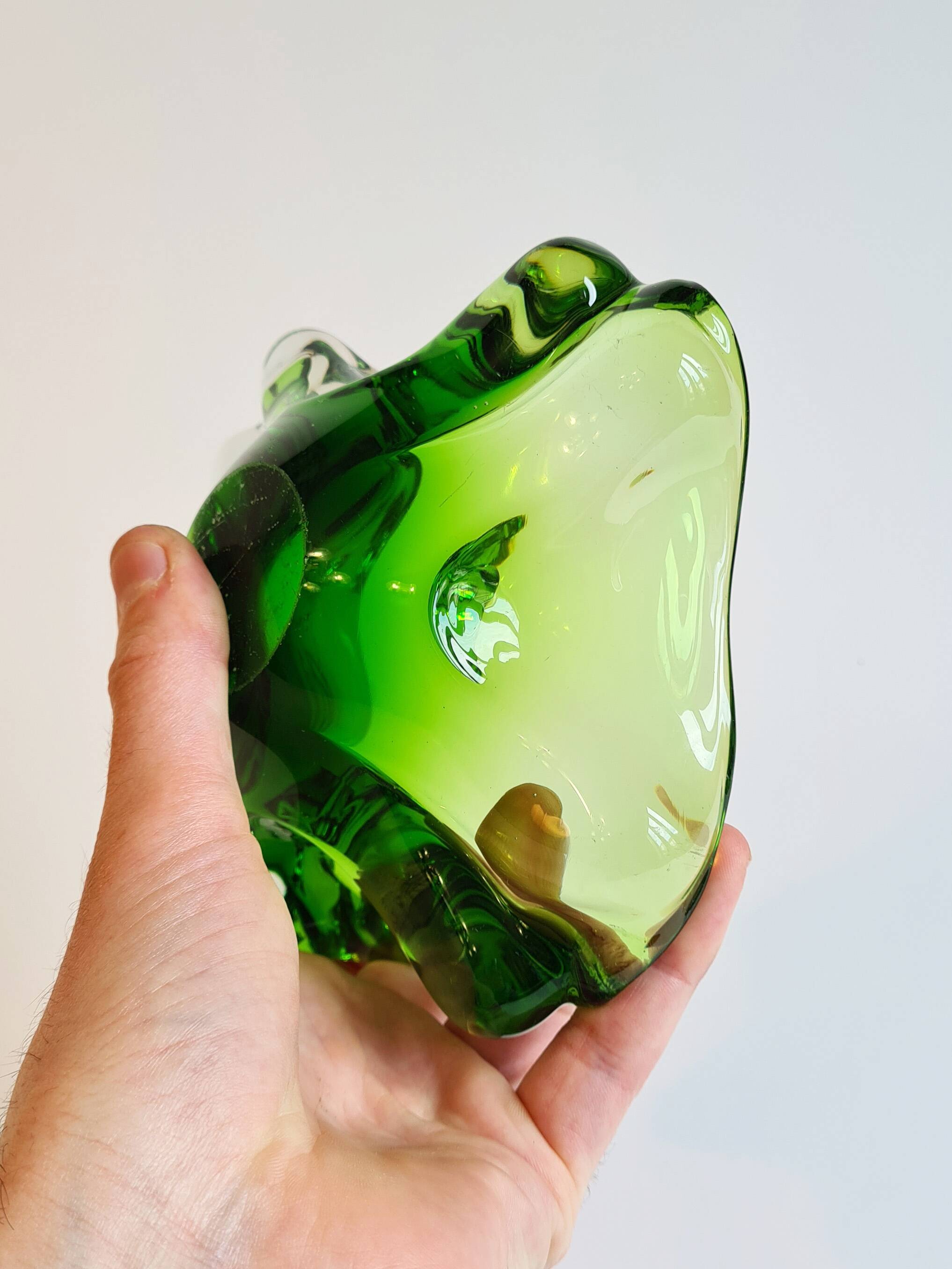 Vide-poche Murano “Vaseline” des Années 70 – Verre d’Uranium Vert Phosphore