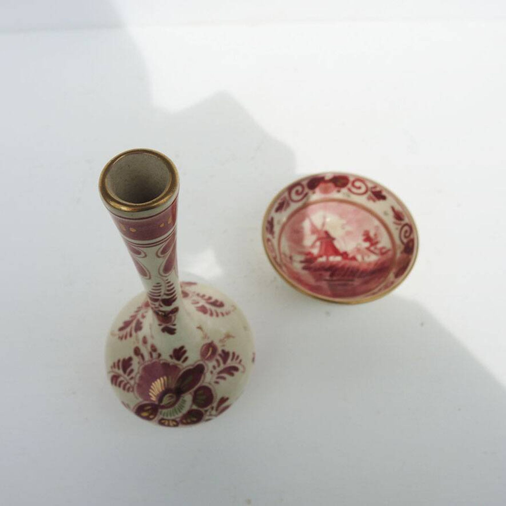 Anciens vase & coupelle en faïence de Delft rouge – Regina