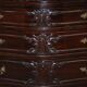 Bibliothèque George III Thomas Chippendale en Bois Dur sur Commode Serpentine