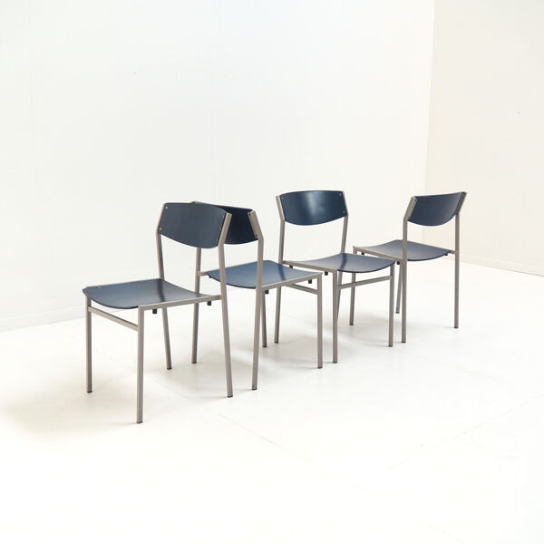 4 chaises du designer néerlandais Gijs van der Sluis