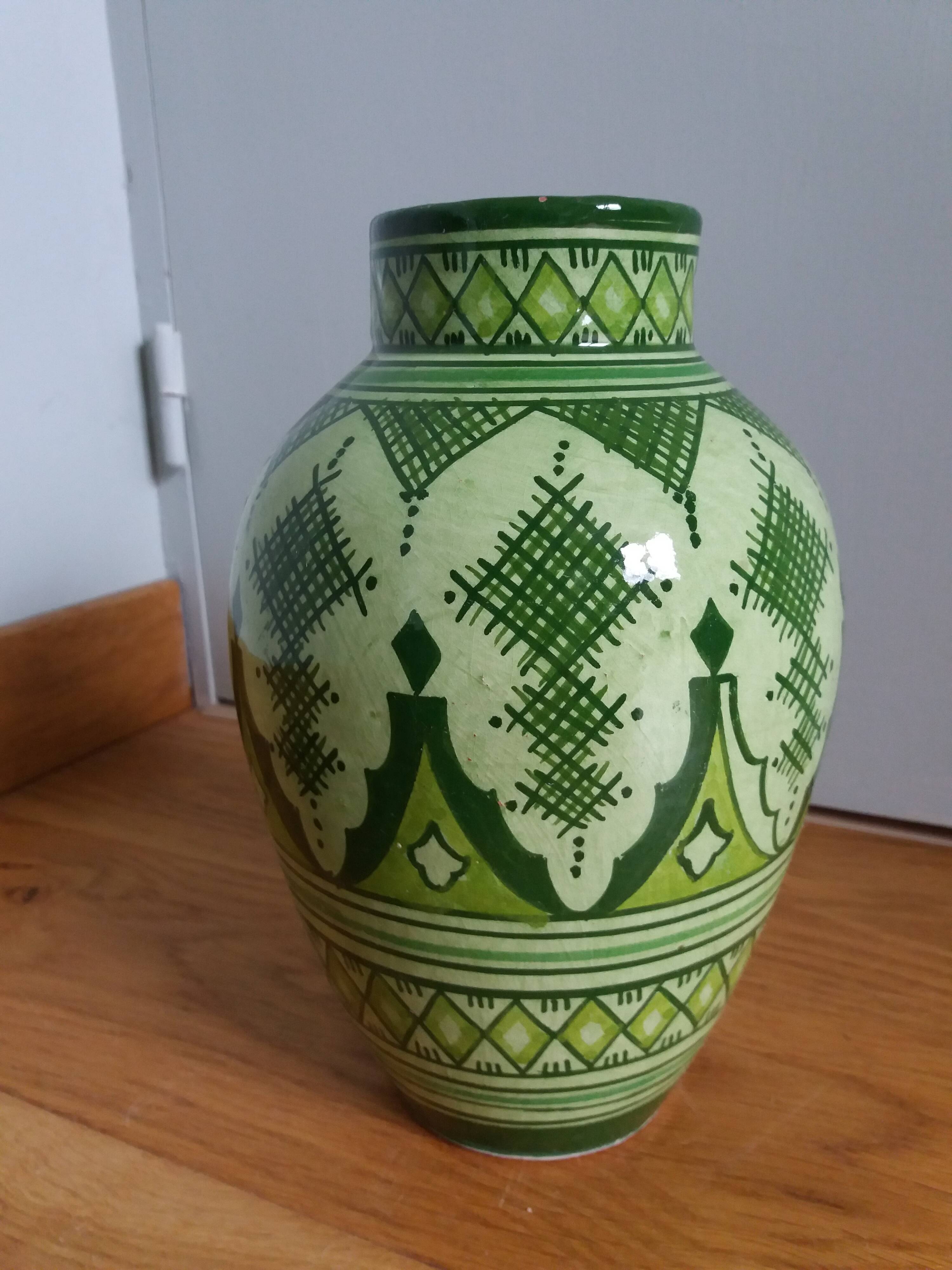 Safi vase signed