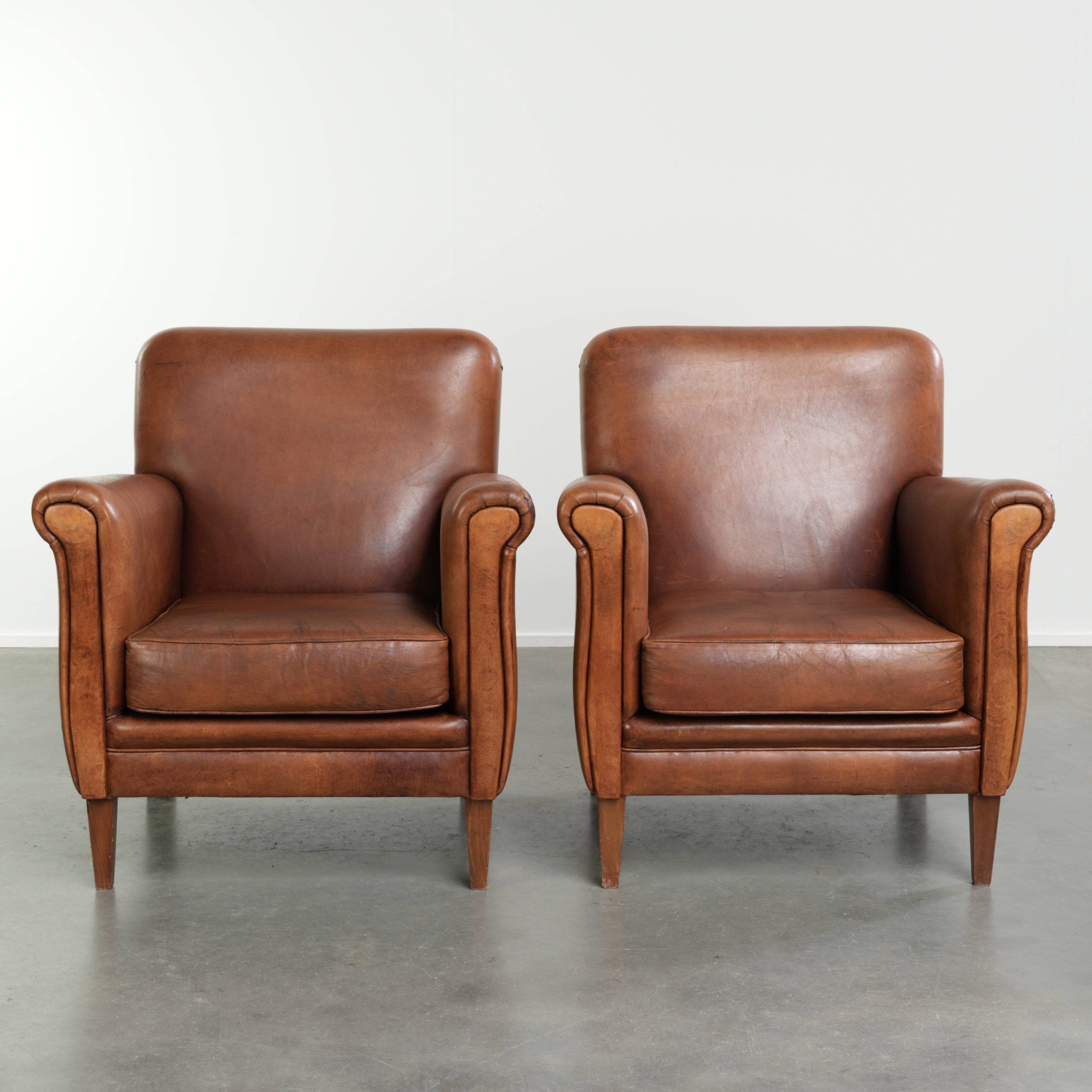 Comfortable set of sheepskin armchairs with and a timeless design