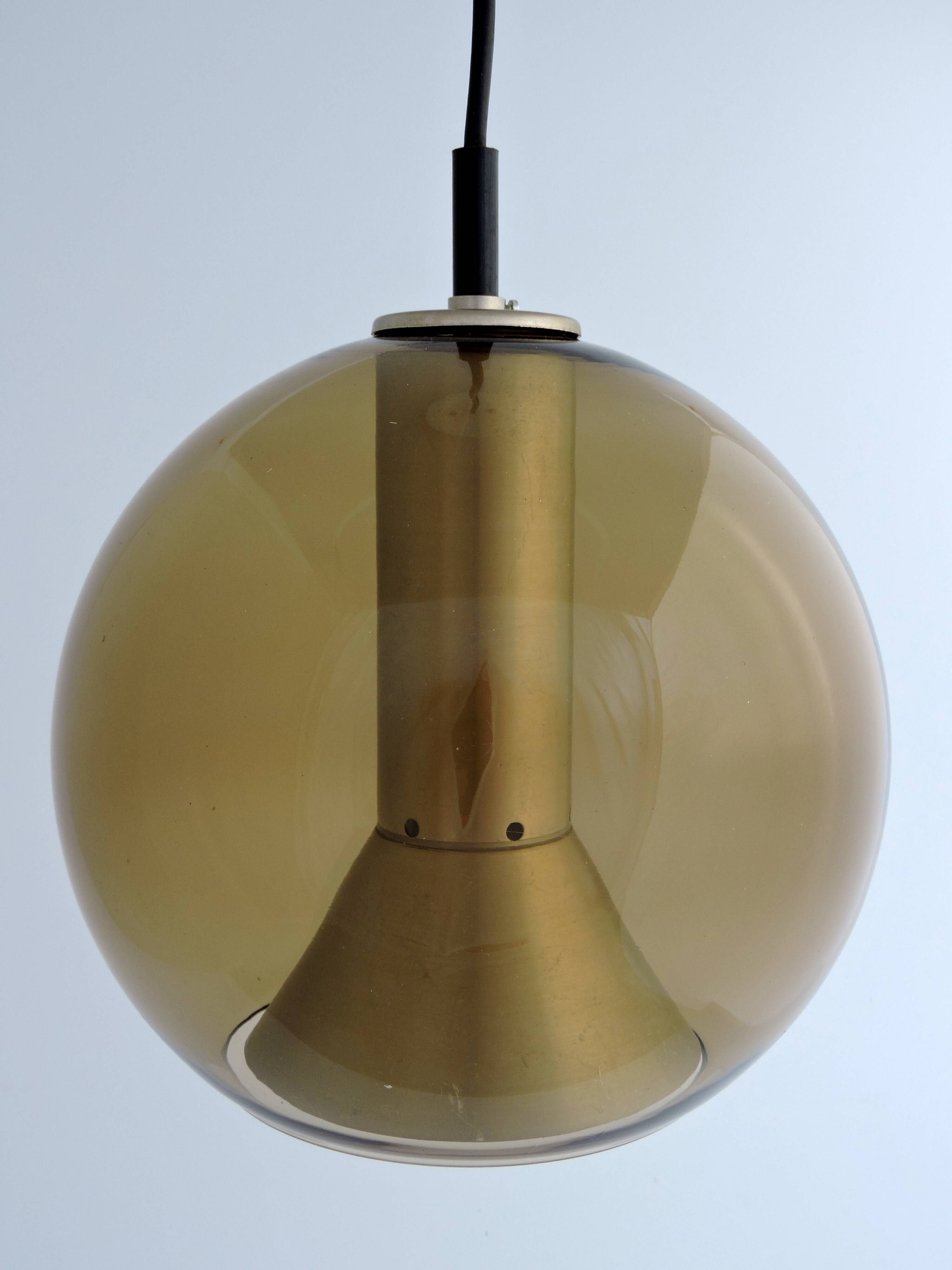 Lampe globe suspension  de frank ligtelijn pour raak
