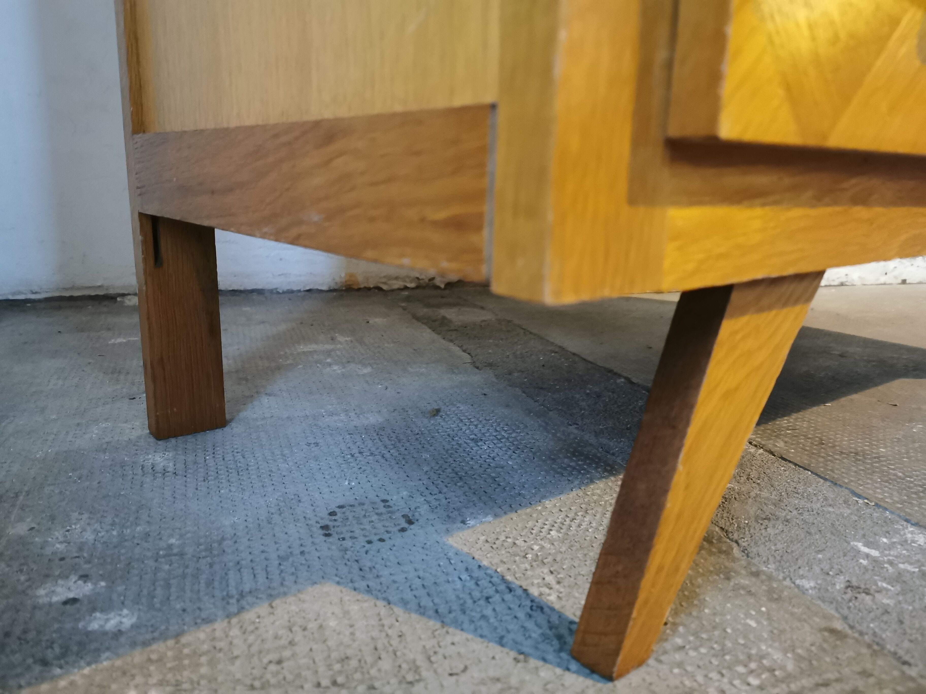 Vintage chest of drawers, compass legs, light wood