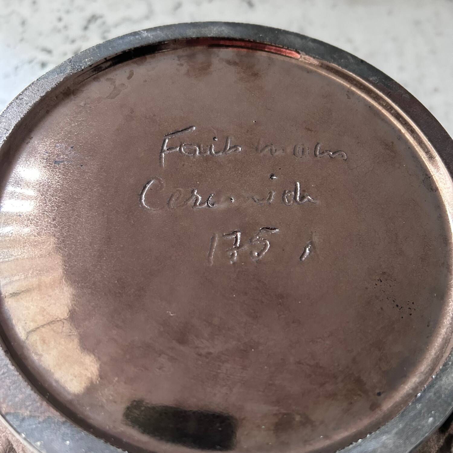 Coupe jaune et mordoré signée 