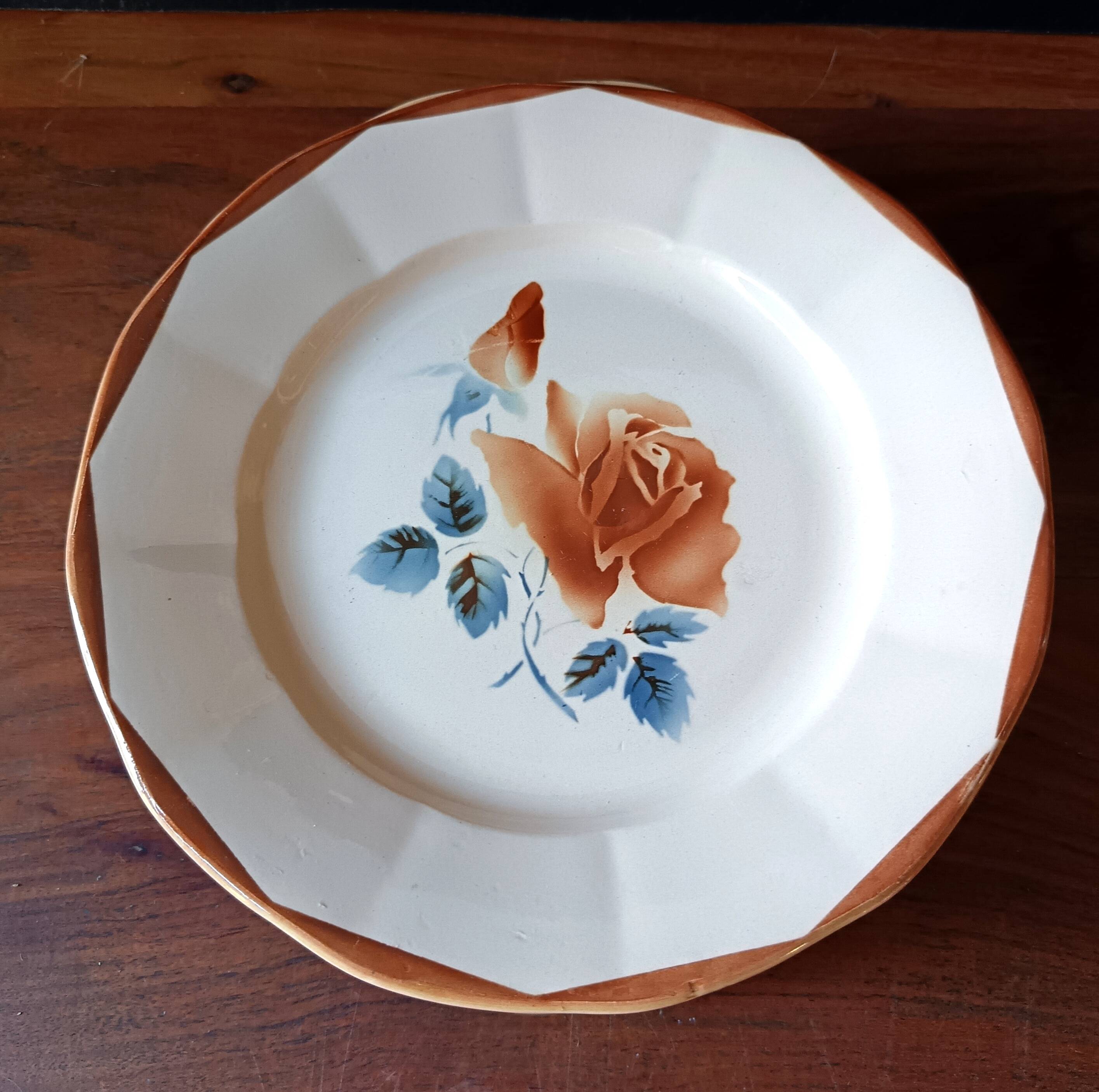 8 vintage flat plates Sarreguemines Digoin
