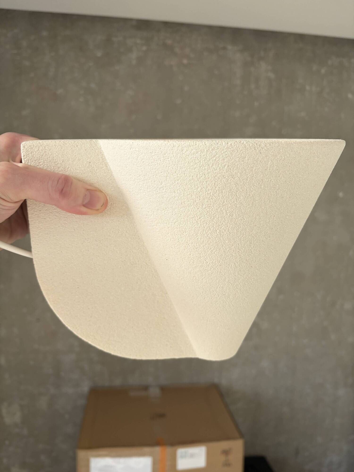 Off-white wall light in stoneware - The Oblist (new)