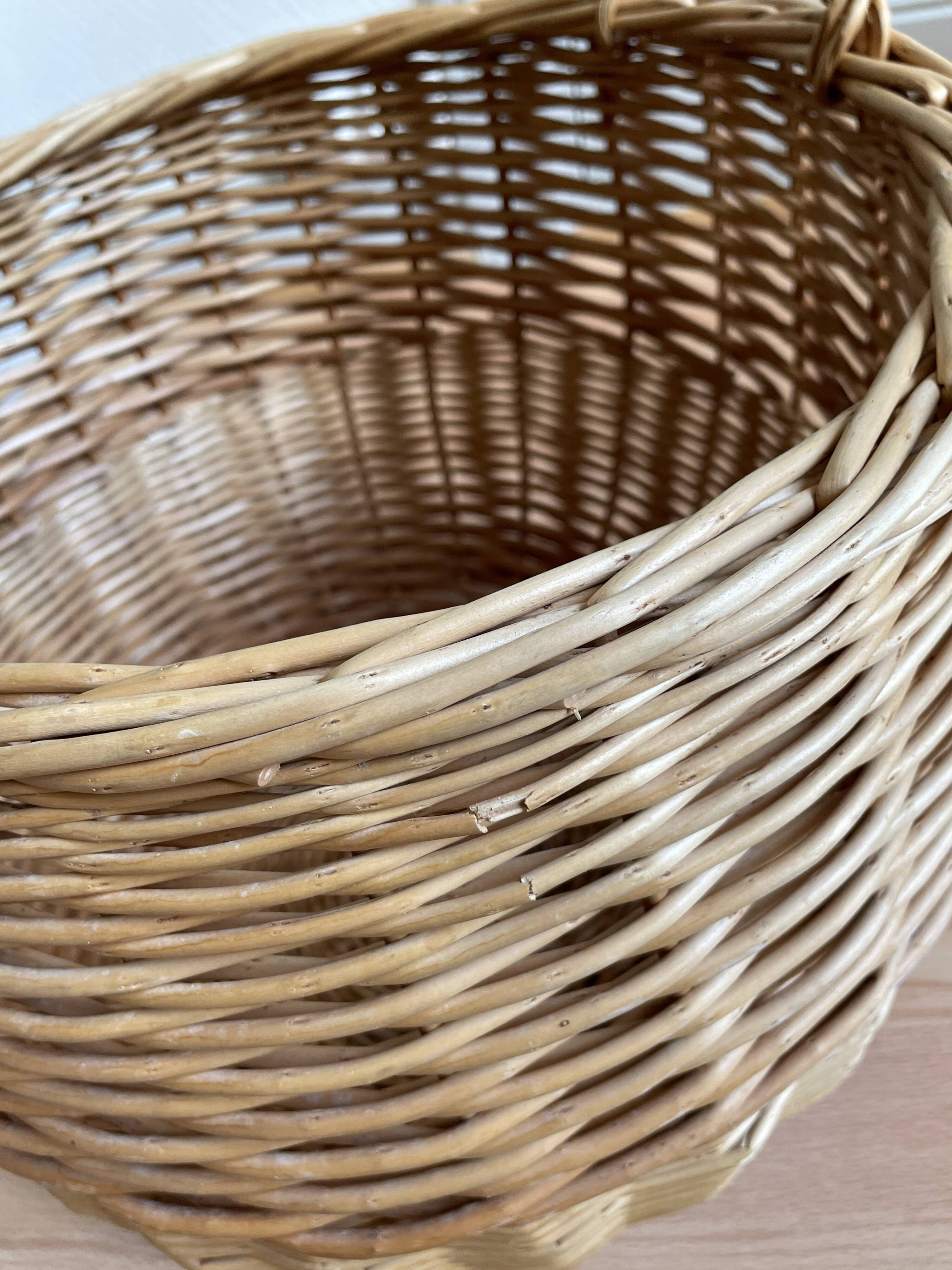Wicker laundry basket