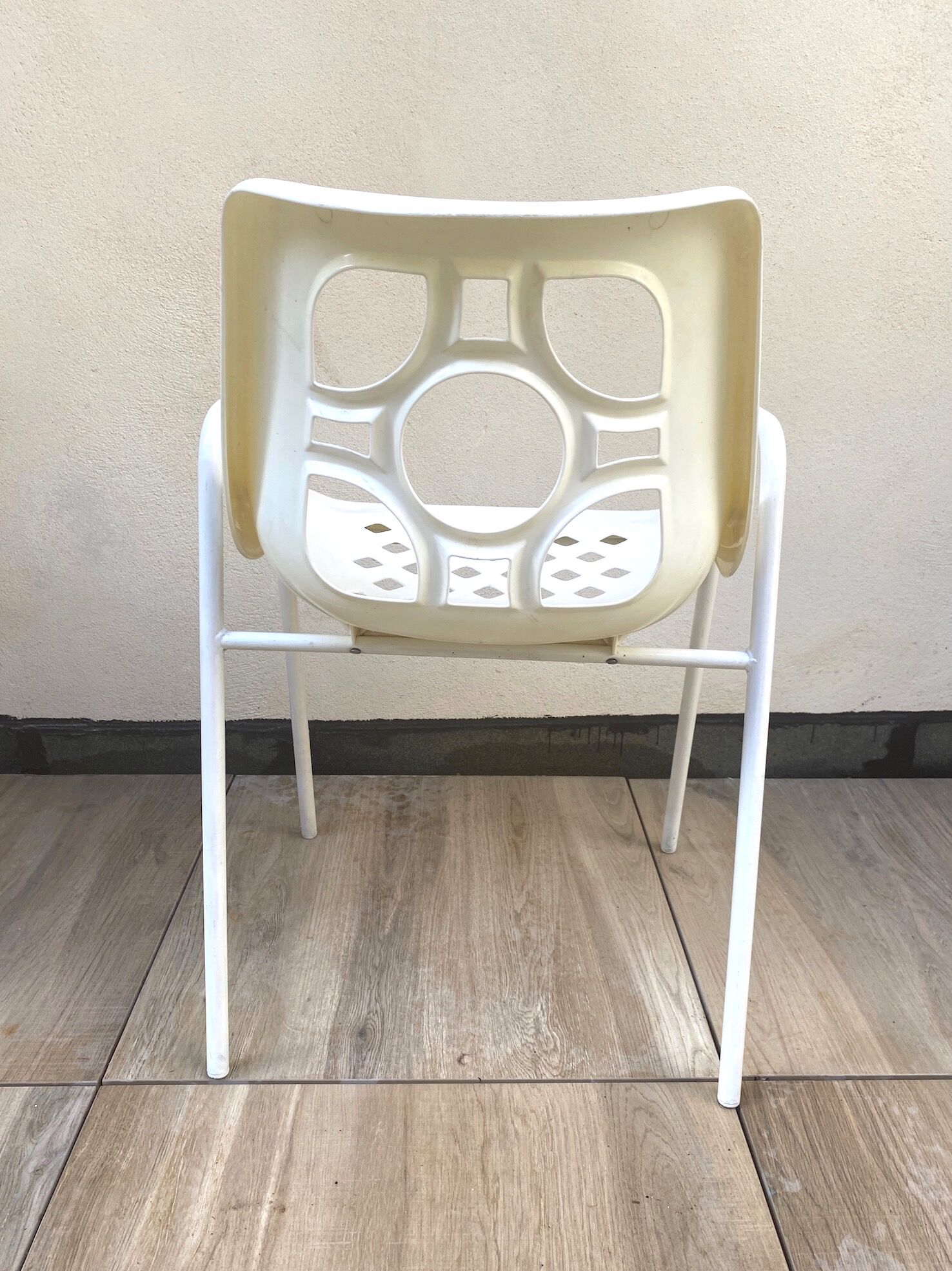 Lot de 4 fauteuils empilables années 60-70 en métal et plastique jardin