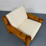 Set of 2 armchairs in solid pine with boucle fabric, 1970s Scandinavian design.