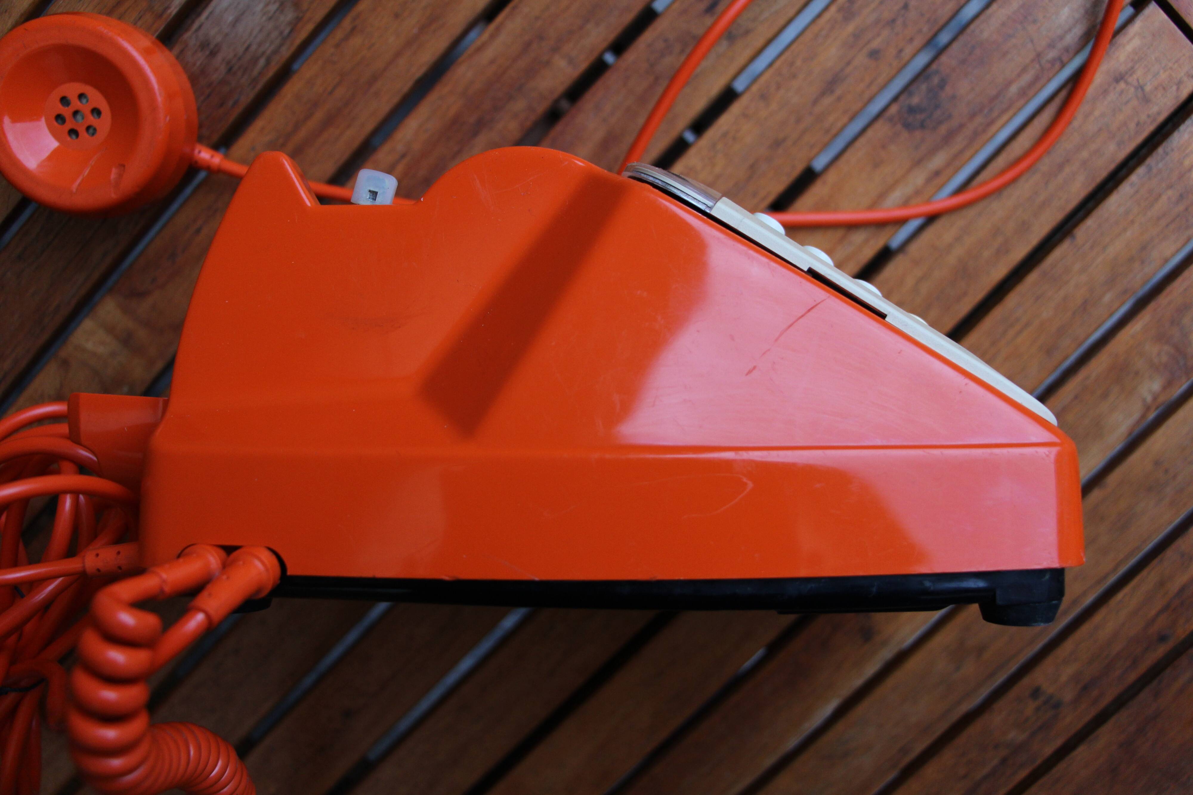 Socotel S63 orange/beige 70's phone