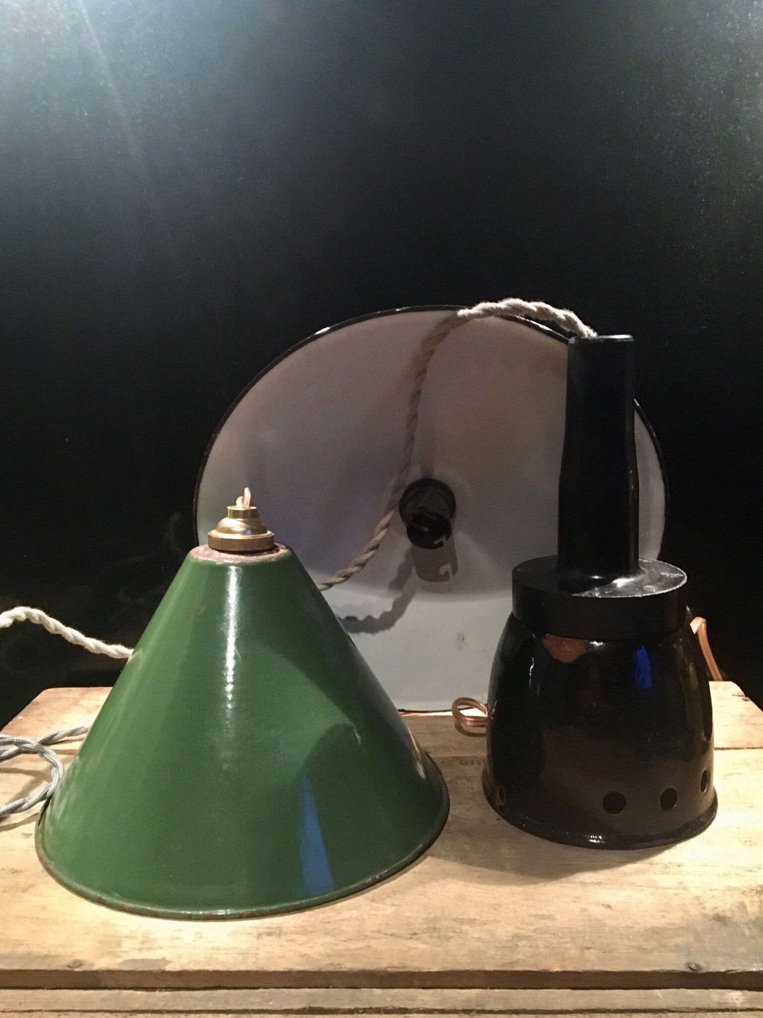 Enamelsheet pendant light