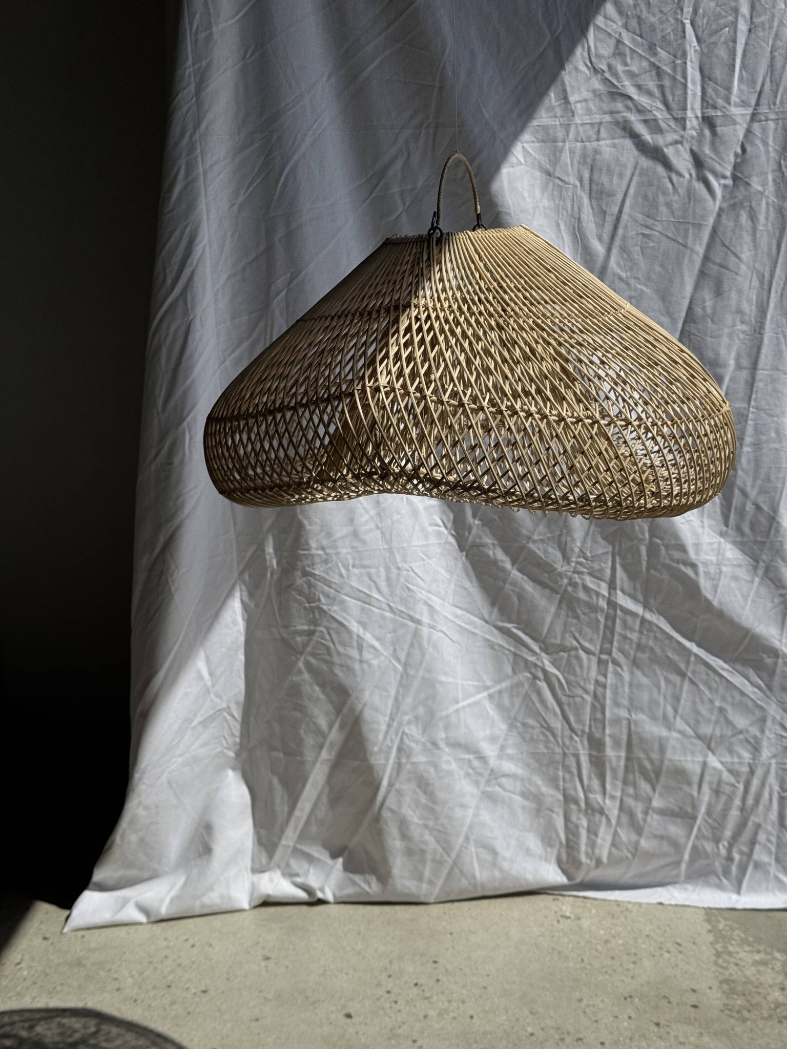 Suspension or rattan lampshade in the shape of a cloud or flattened bubble D60 H35