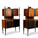 Paire de cabinets italiens en placage de teck. Années 1960.