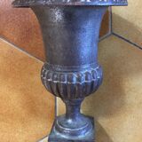 Vase medicis en fonte