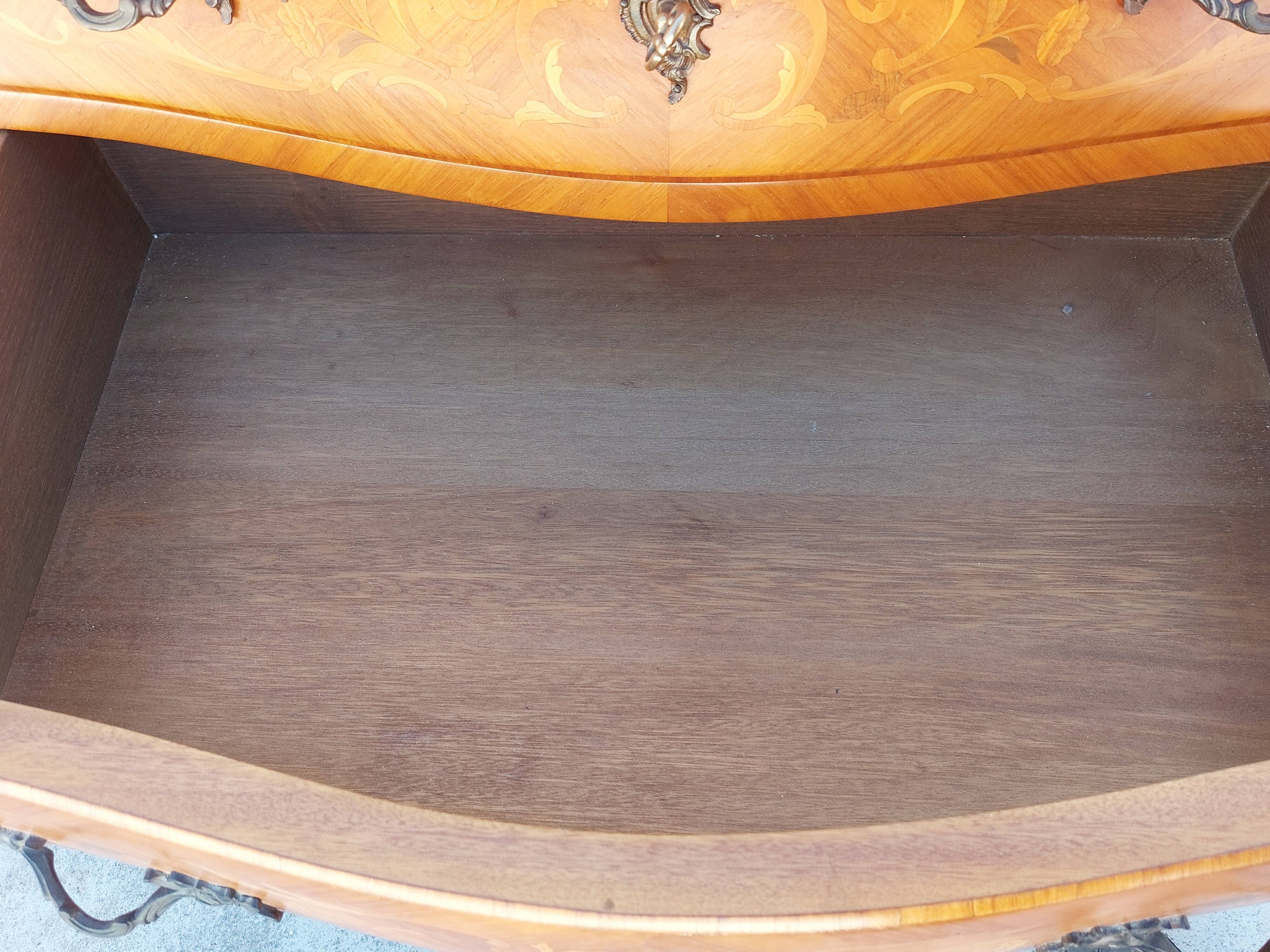 Louis XV chest of drawers in rosewood marquetry