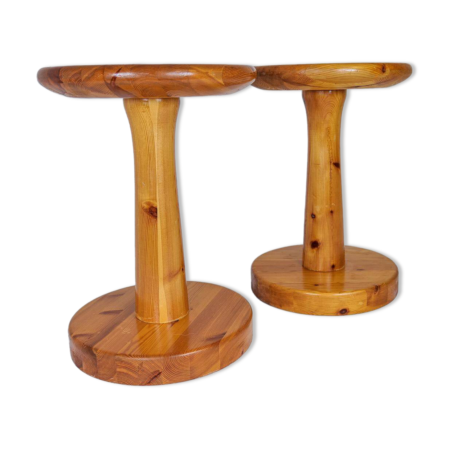 Pair of modern minimalist Scandinavian stools in pine, Sweden, 1970s.