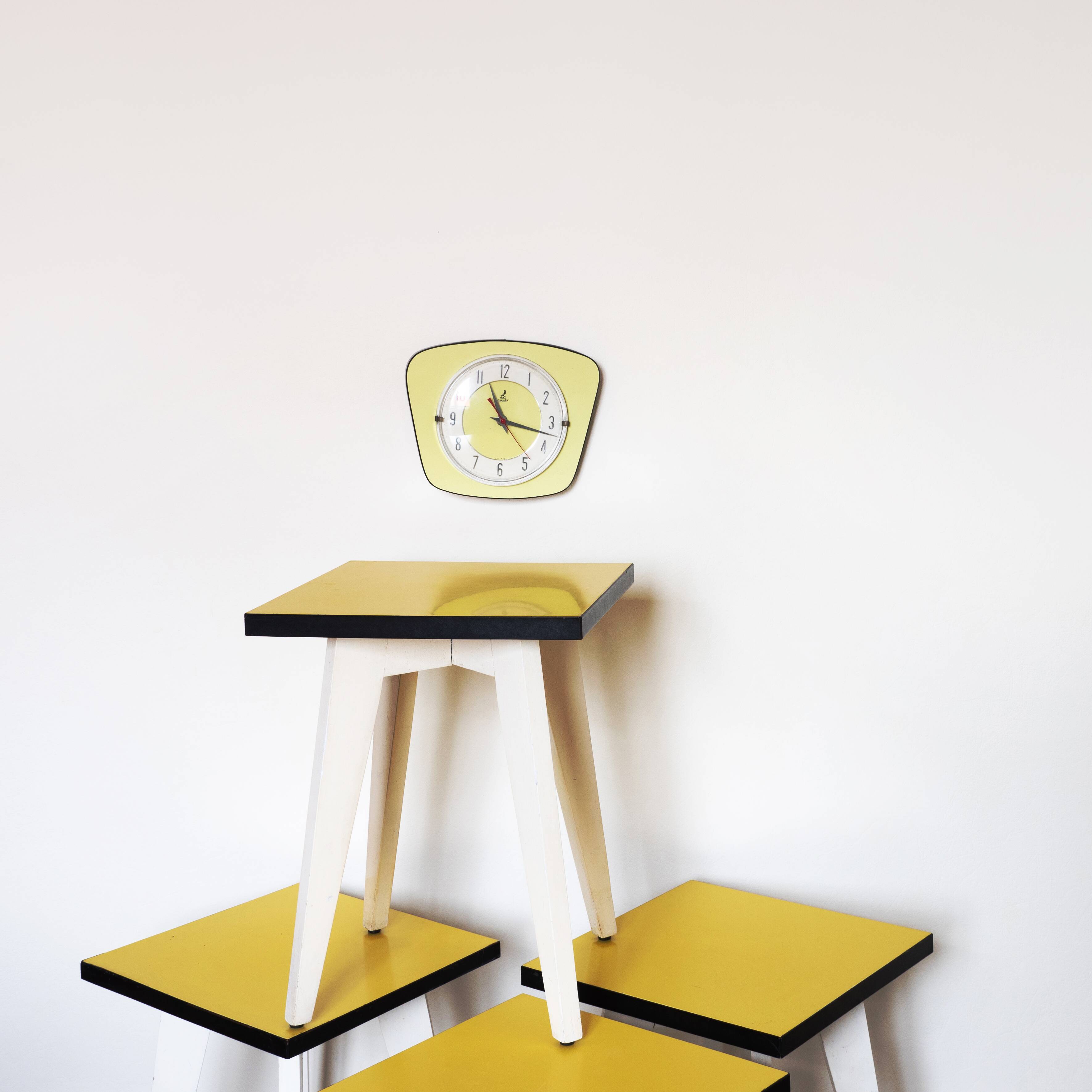 Lot 4 stools wood and formica yellow black and white