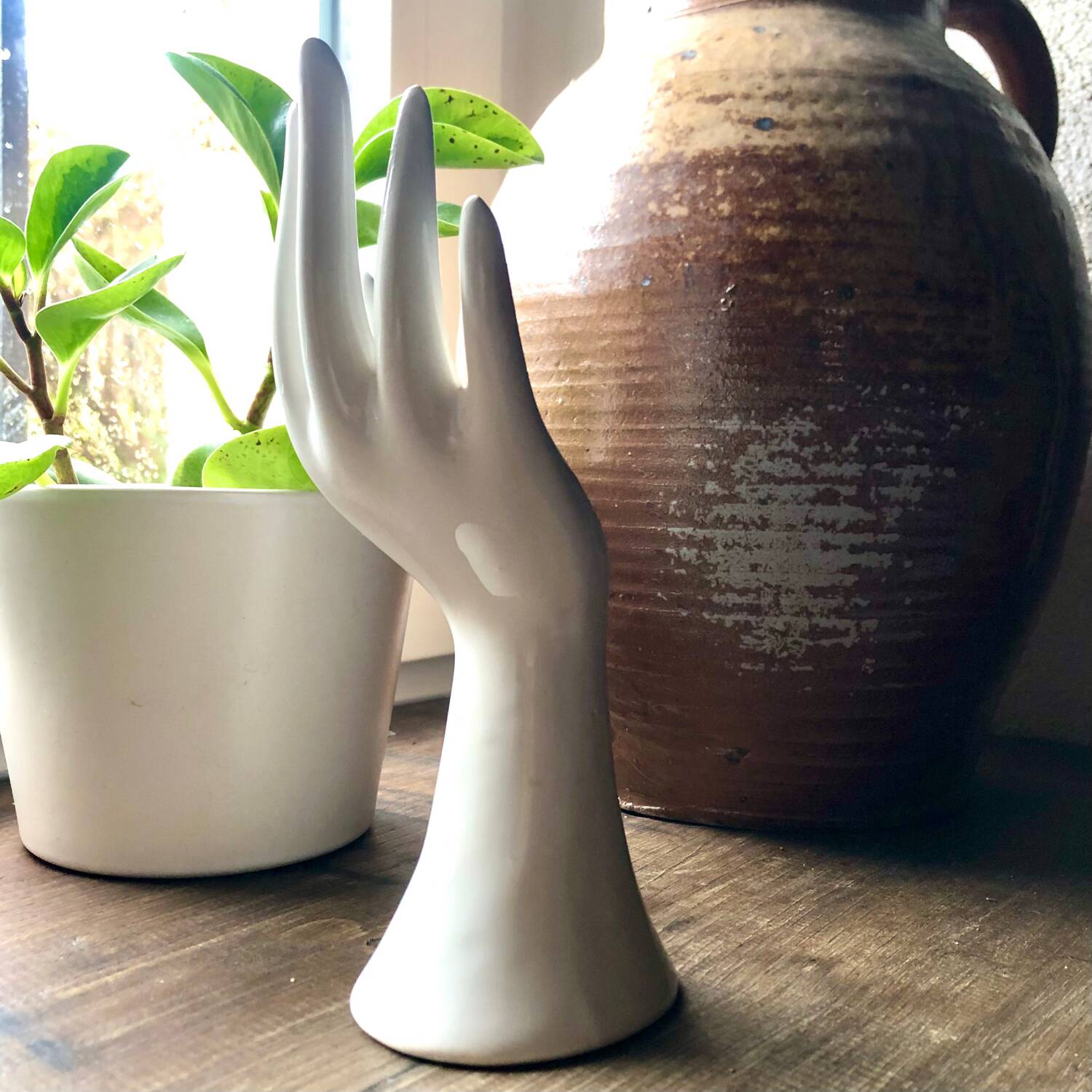 Handmade white ceramic ring sizer