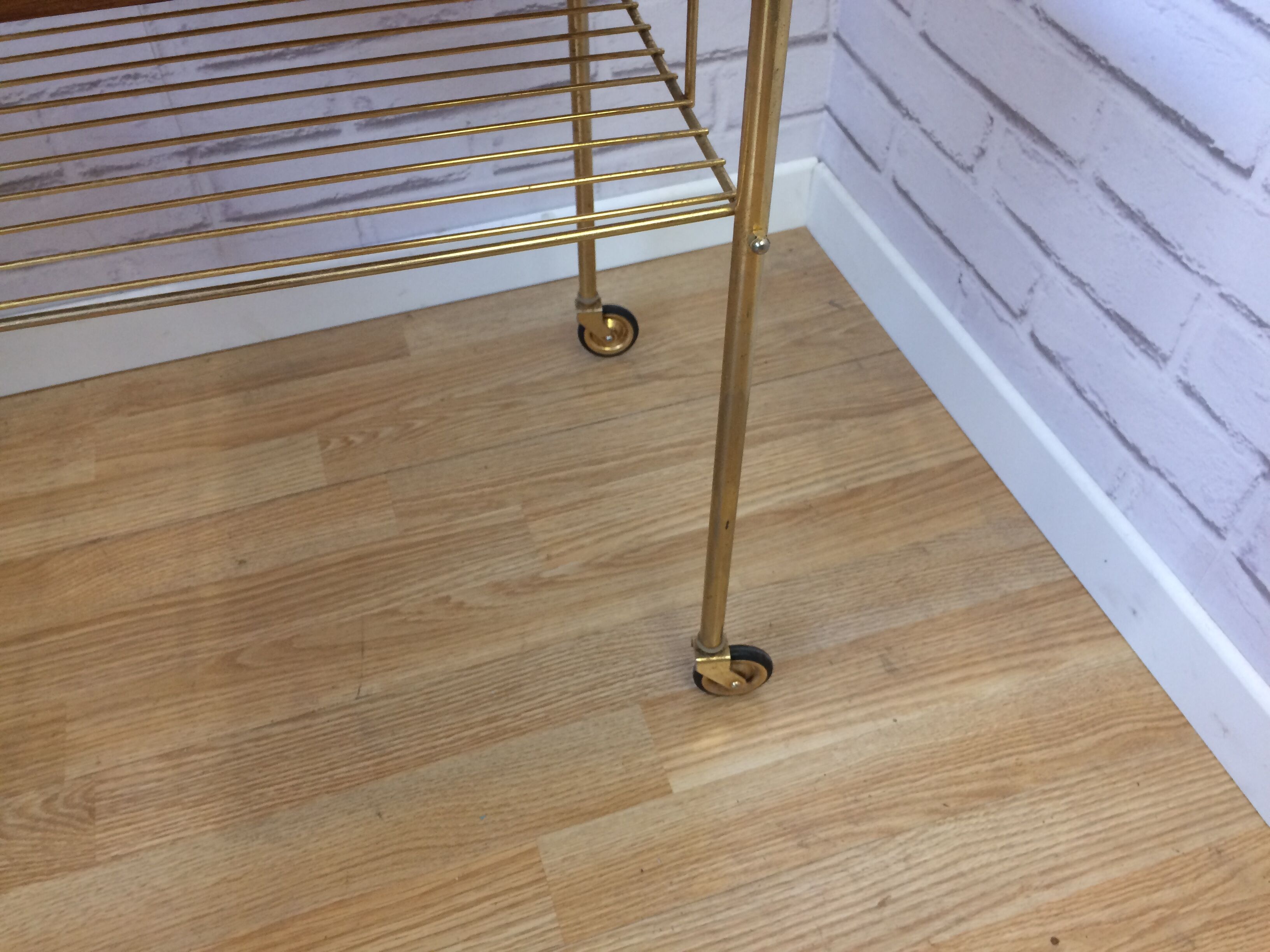 Porte vinyles plateau bois