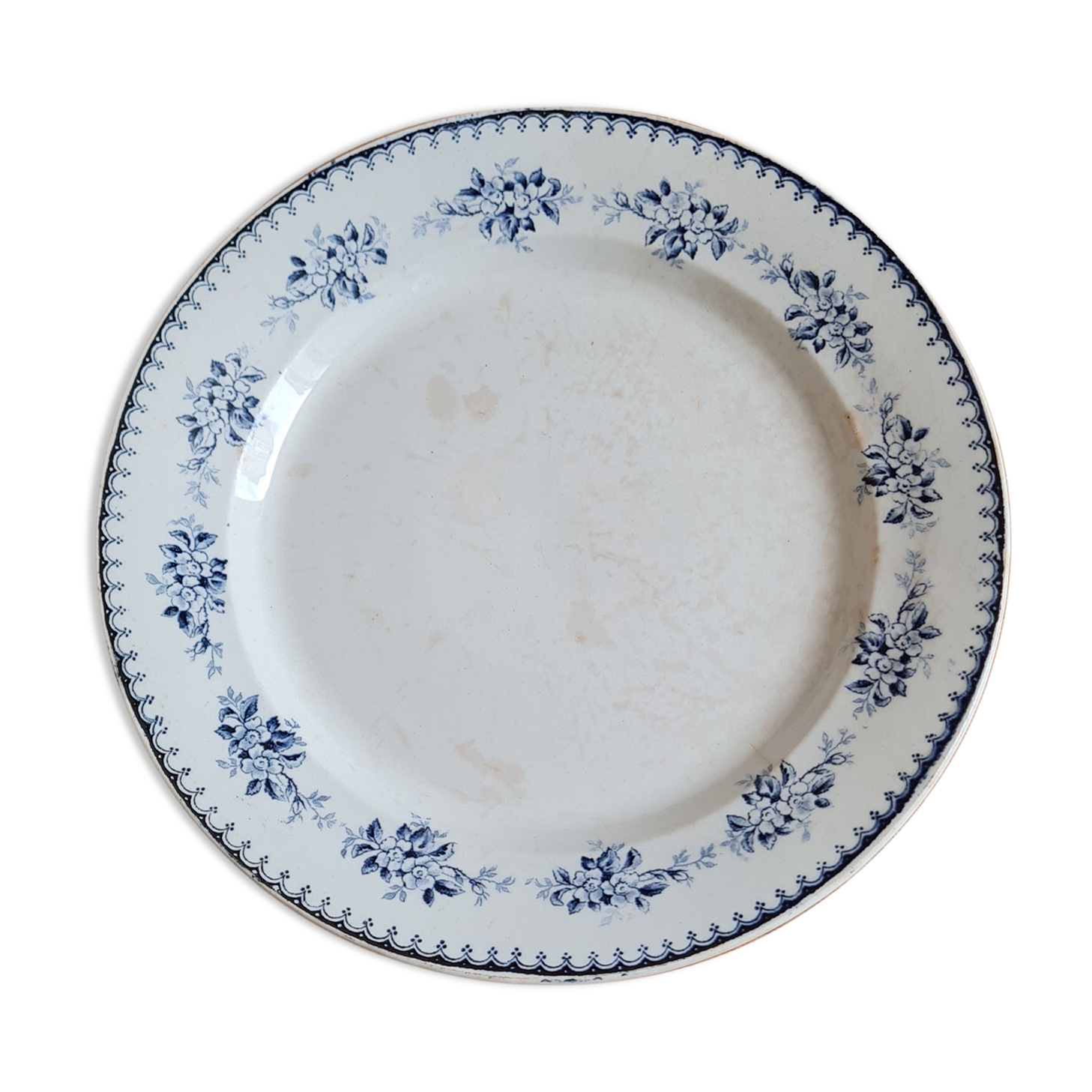 Serving dish in iron earth