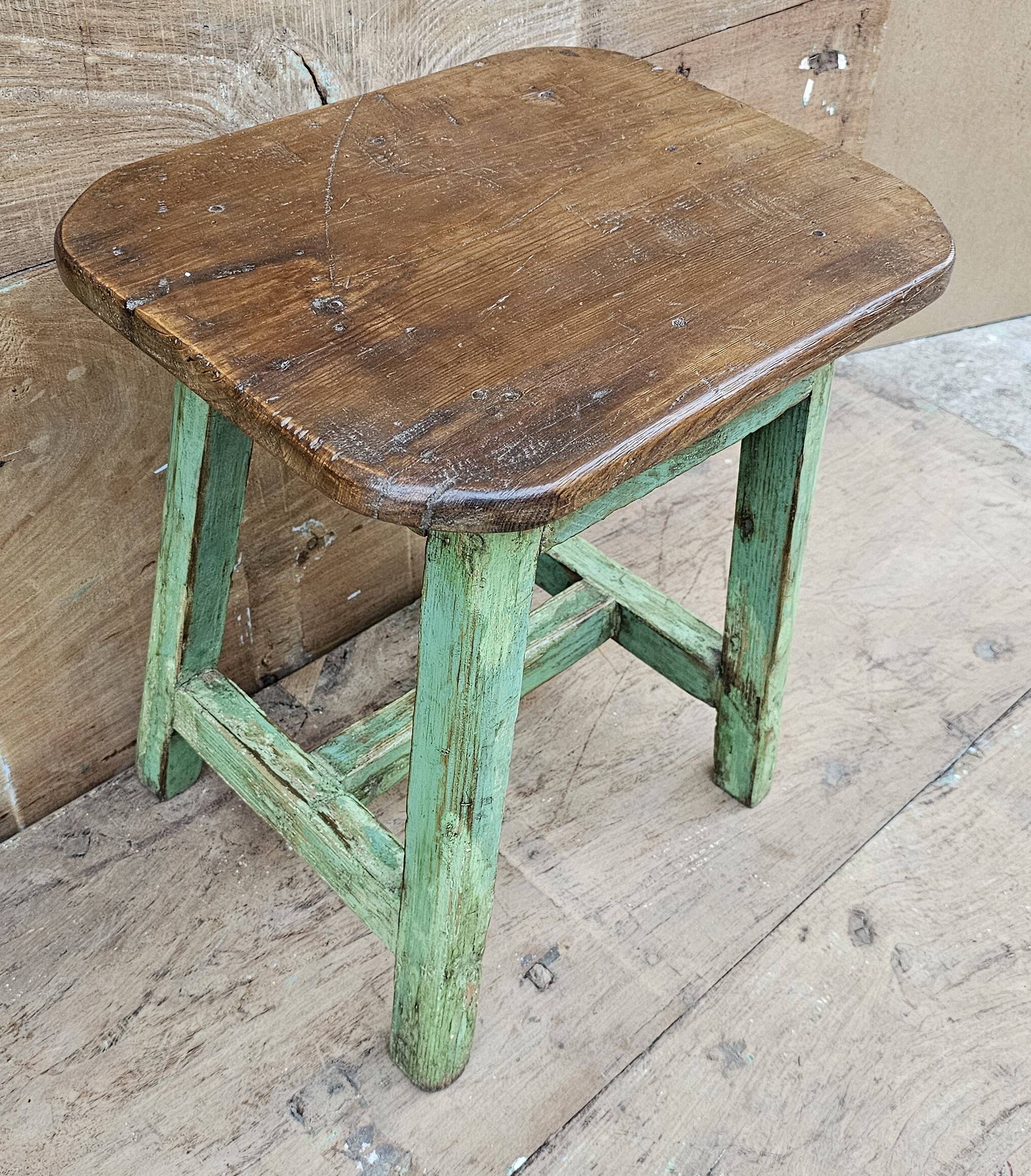 Ancien tabouret -sellette en teck birman