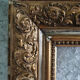 Cadre en bois décor stuc doré