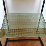 Serving table