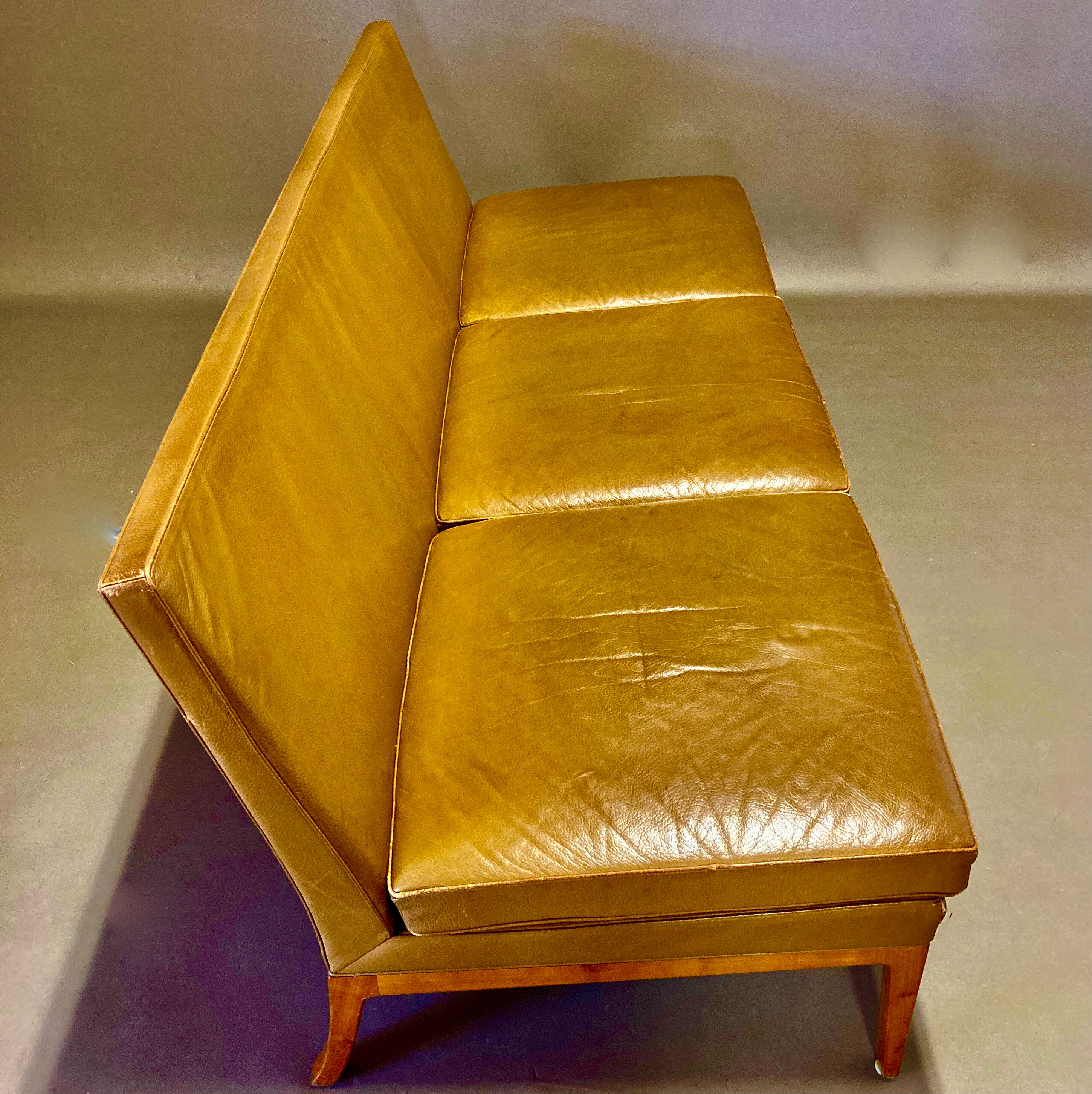 Leather sofa design 1960 Kill International.