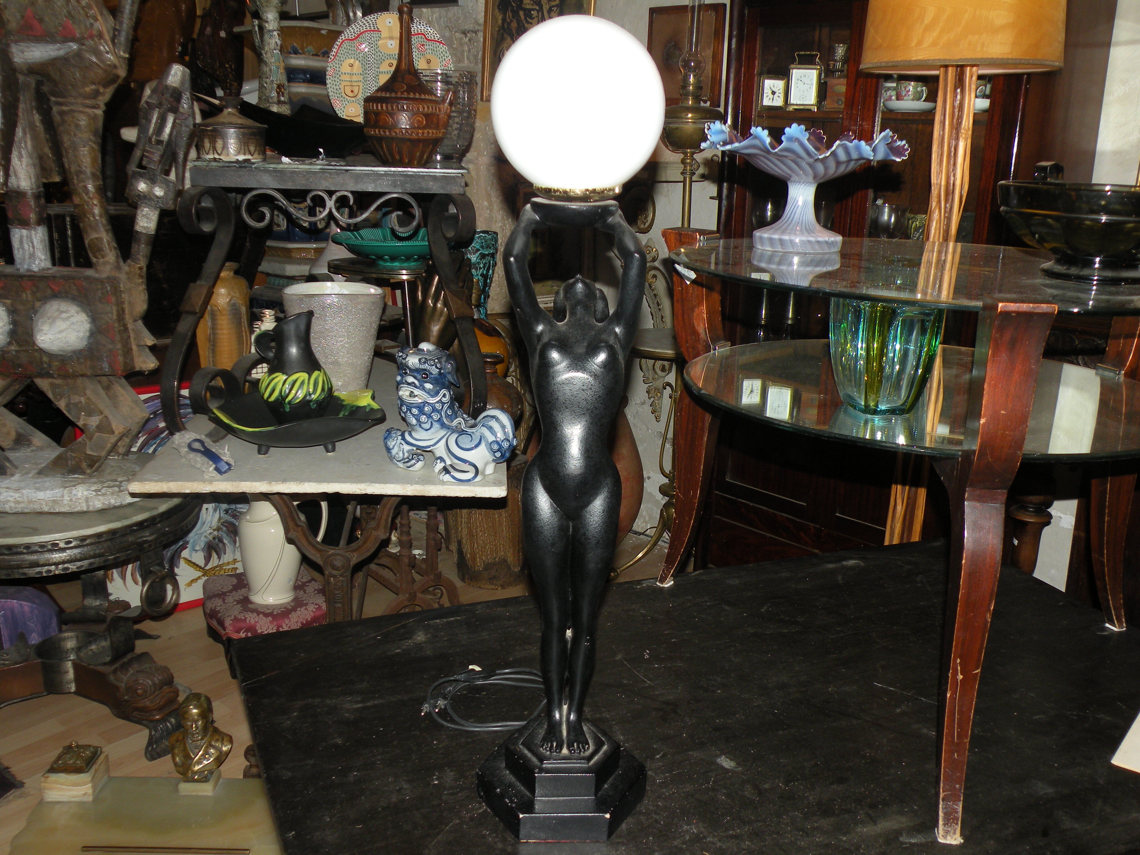 Large Art Deco style lamp 75 cm high