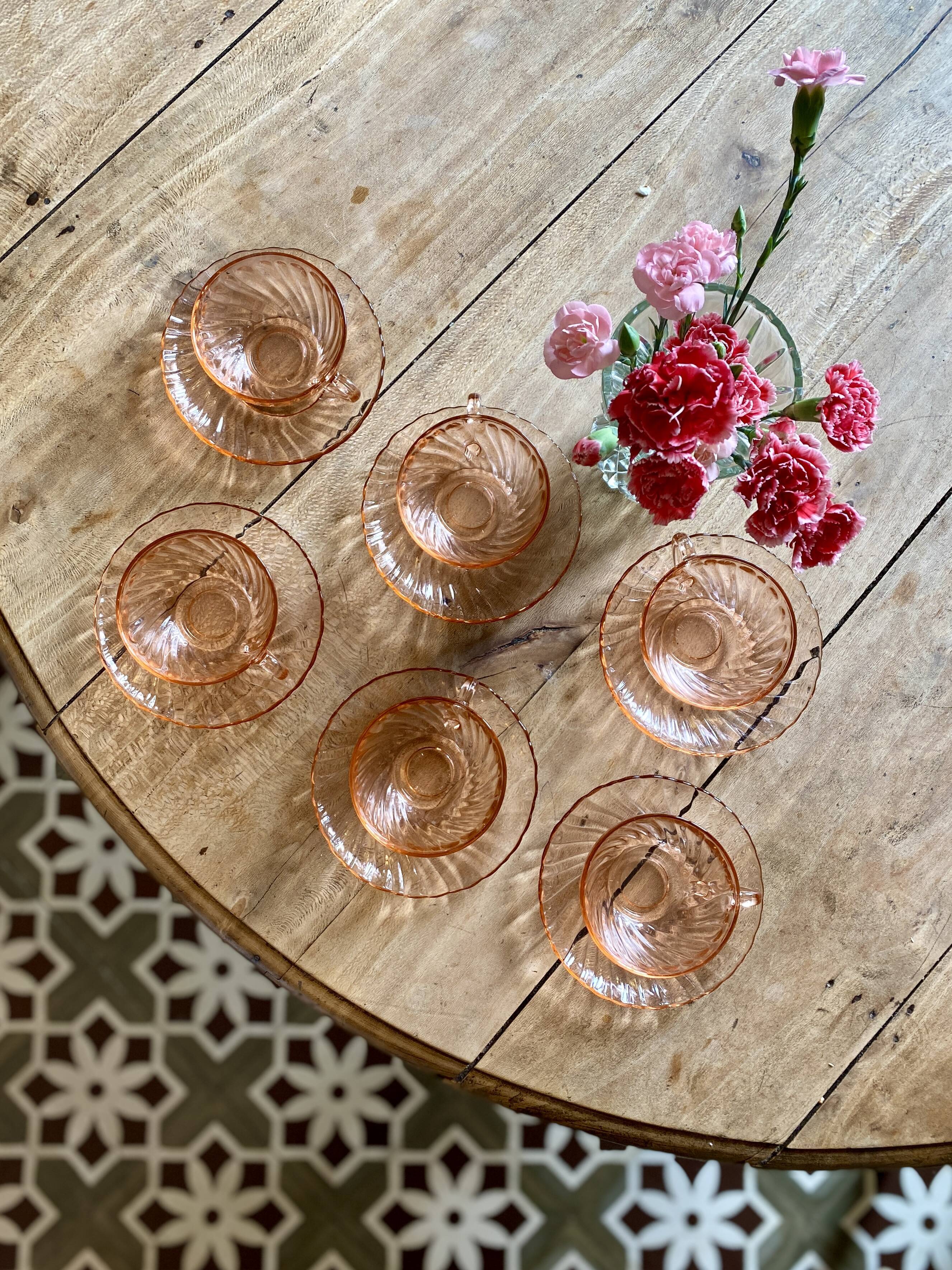 Set of 6 cups and vintage saucer in rosaline from Arcoroc