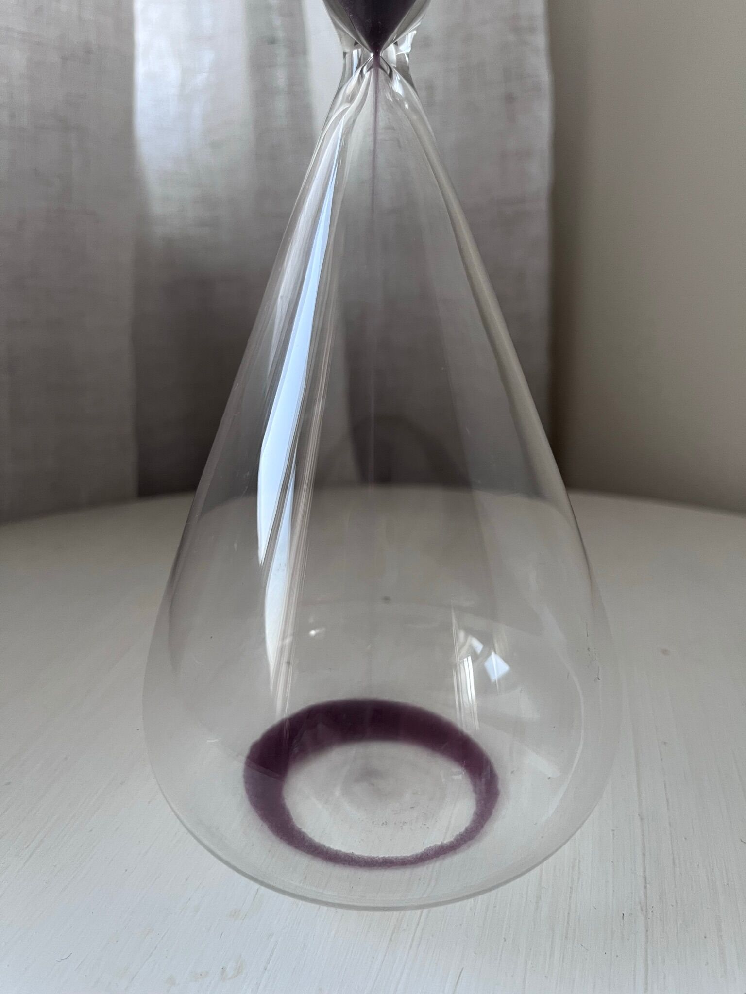 Glass hourglass