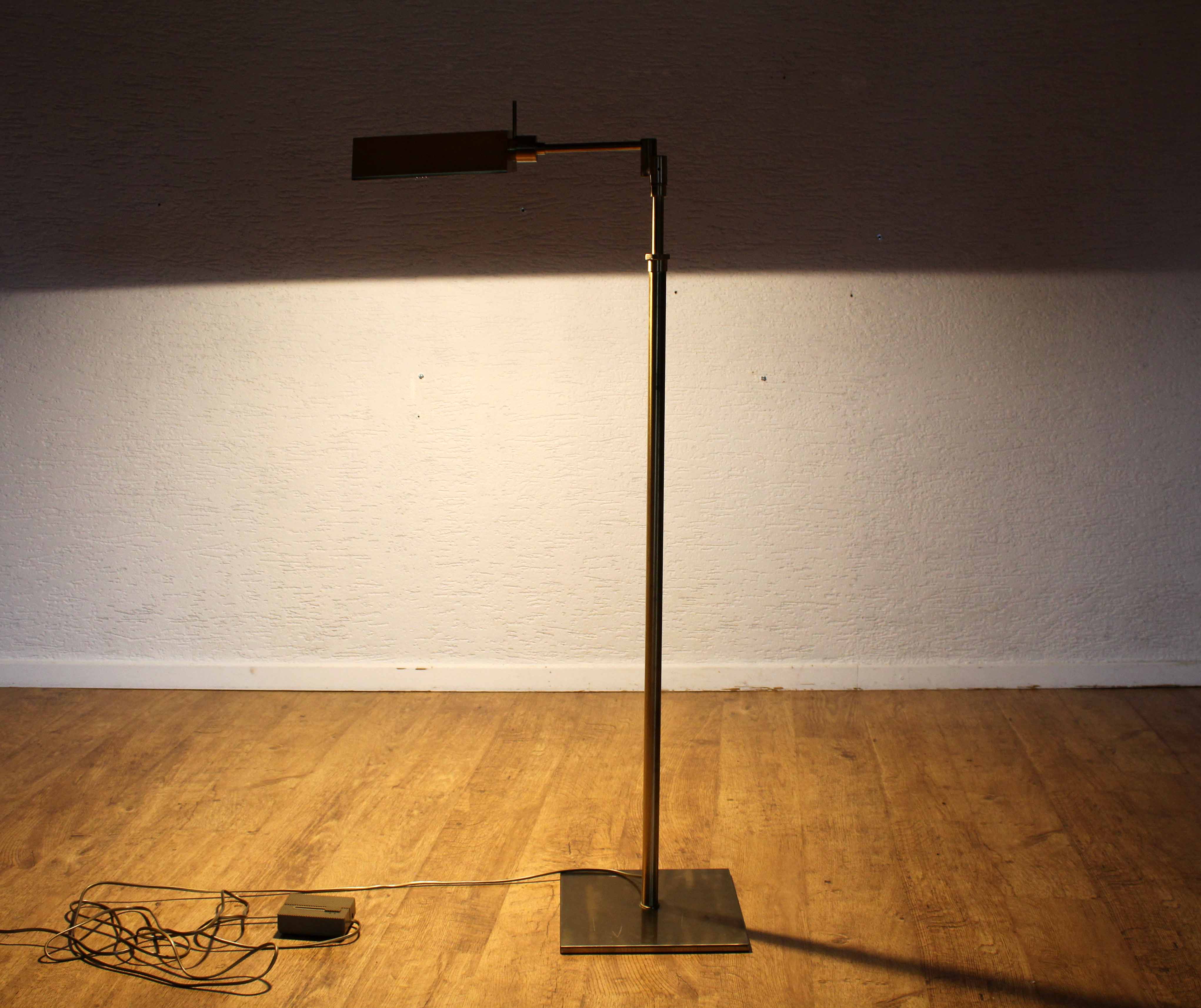 LEMAG brass e-reader floor lamp
