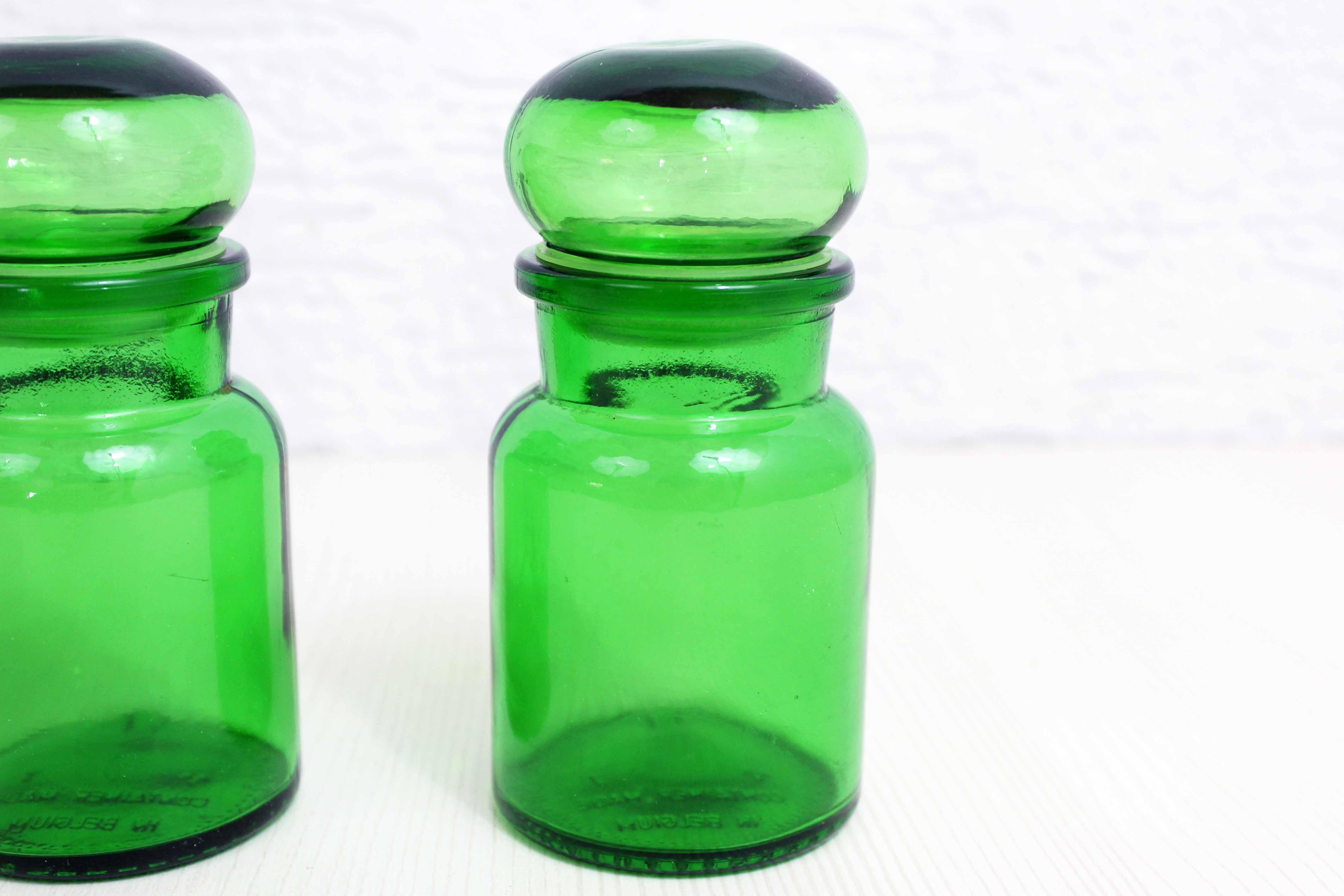 Set de 3 flacons ou contenants en verre vert